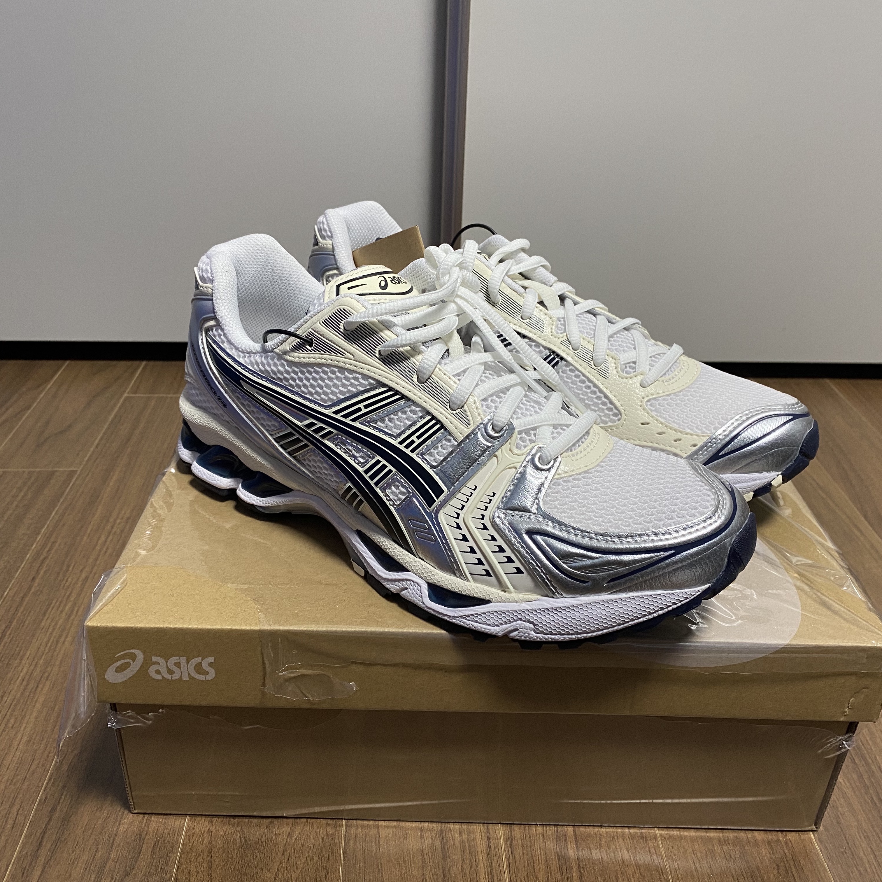 (W) Asics Gel-Kayano 14 White Midnight 착용 스타일