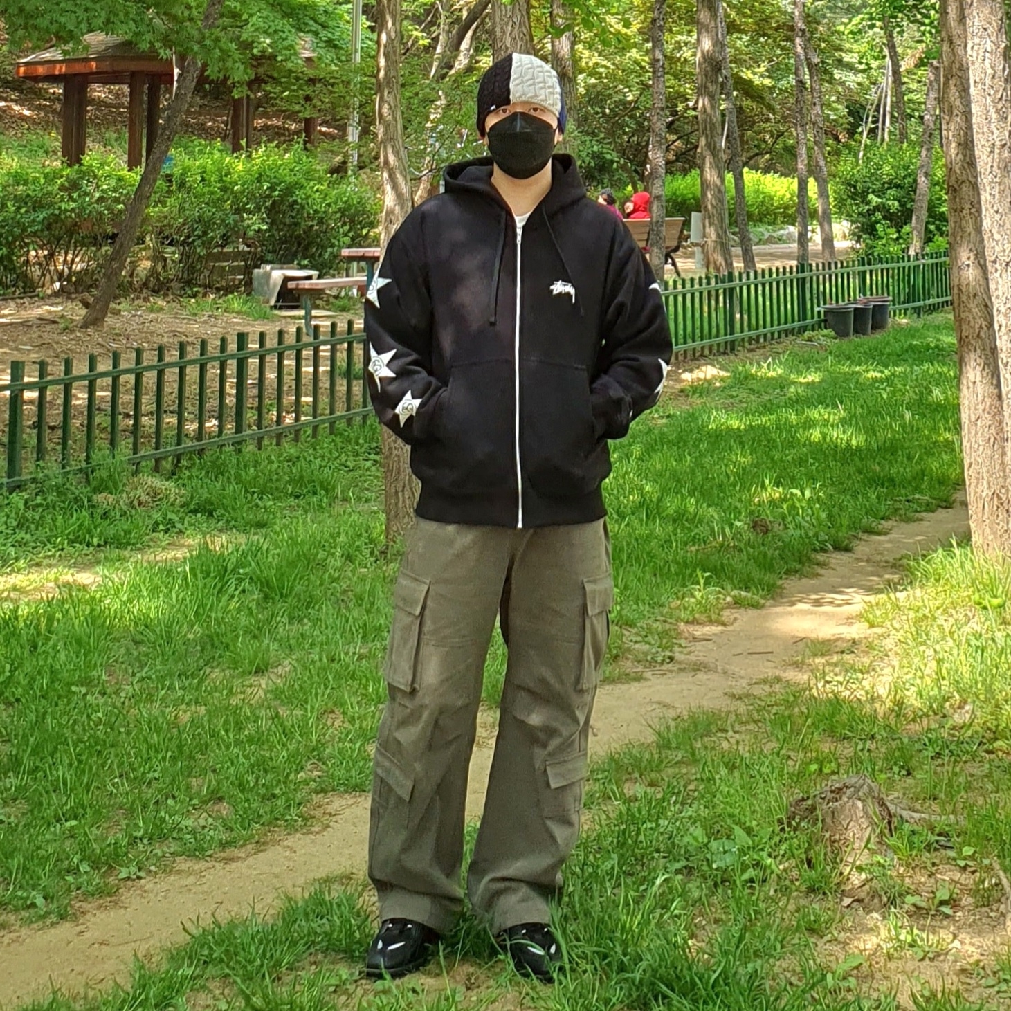 Stussy Color Block Skullcap Black, Stussy Stars Zip Hoodie Black 착용 스타일
