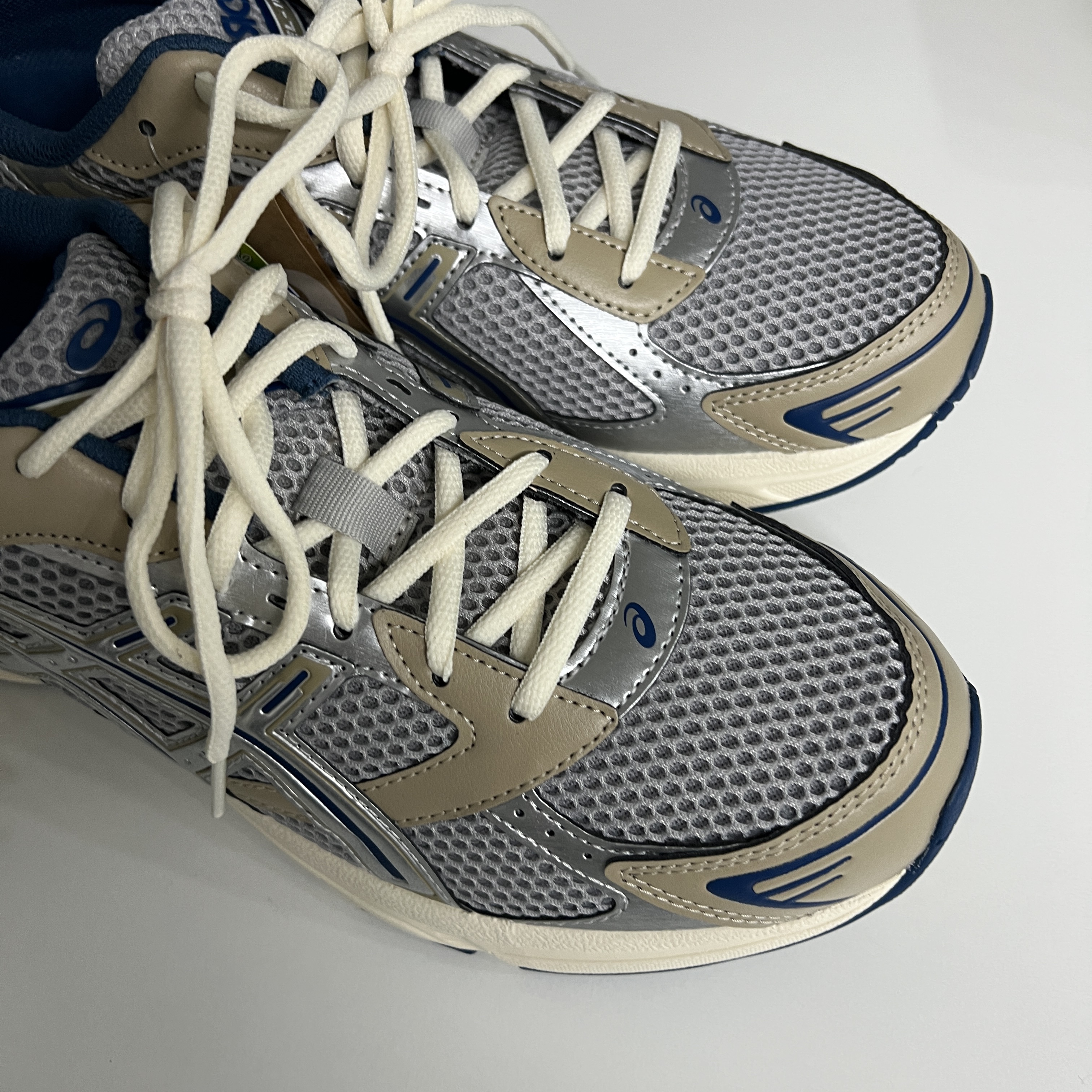 Asics Gel-1130 Oyster Grey Pure Silver 착용 스타일 - 2