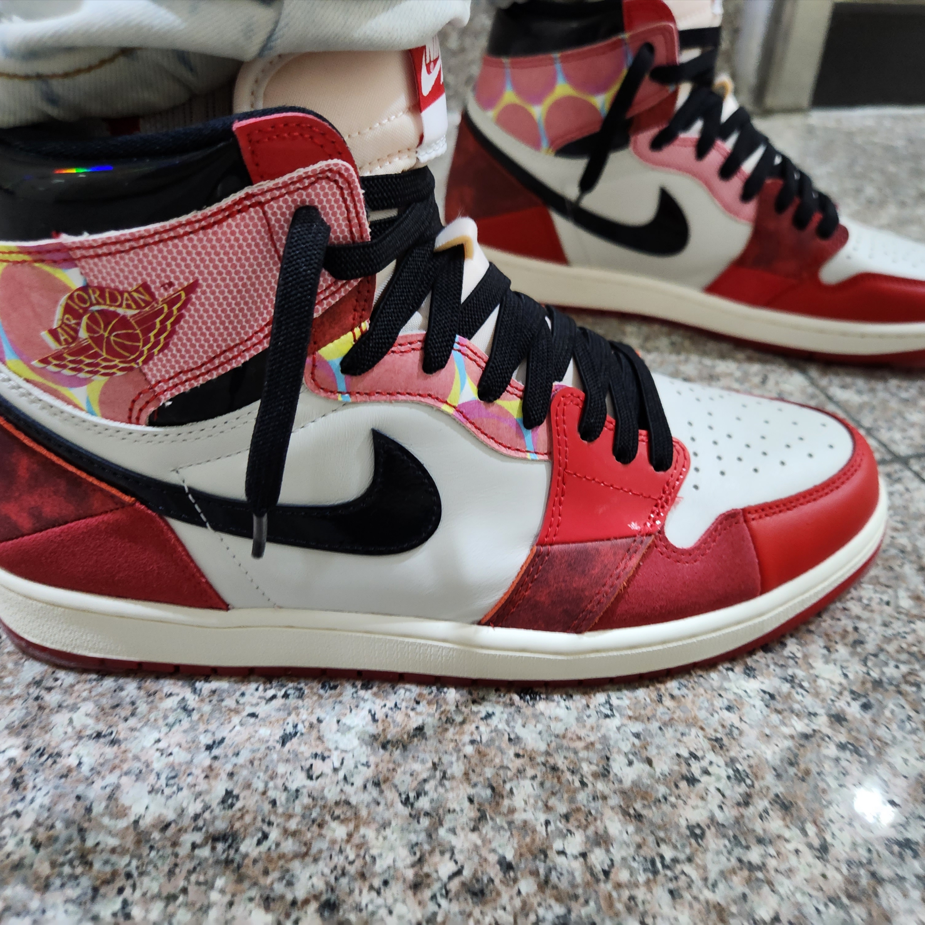 Jordan 1 Retro High Spider-Man Next Chapter 착용 스타일 - 5
