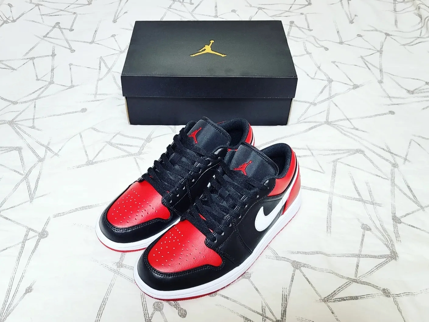 Jordan 1 Low Alternate Bred Toe 착용 스타일 - 1
