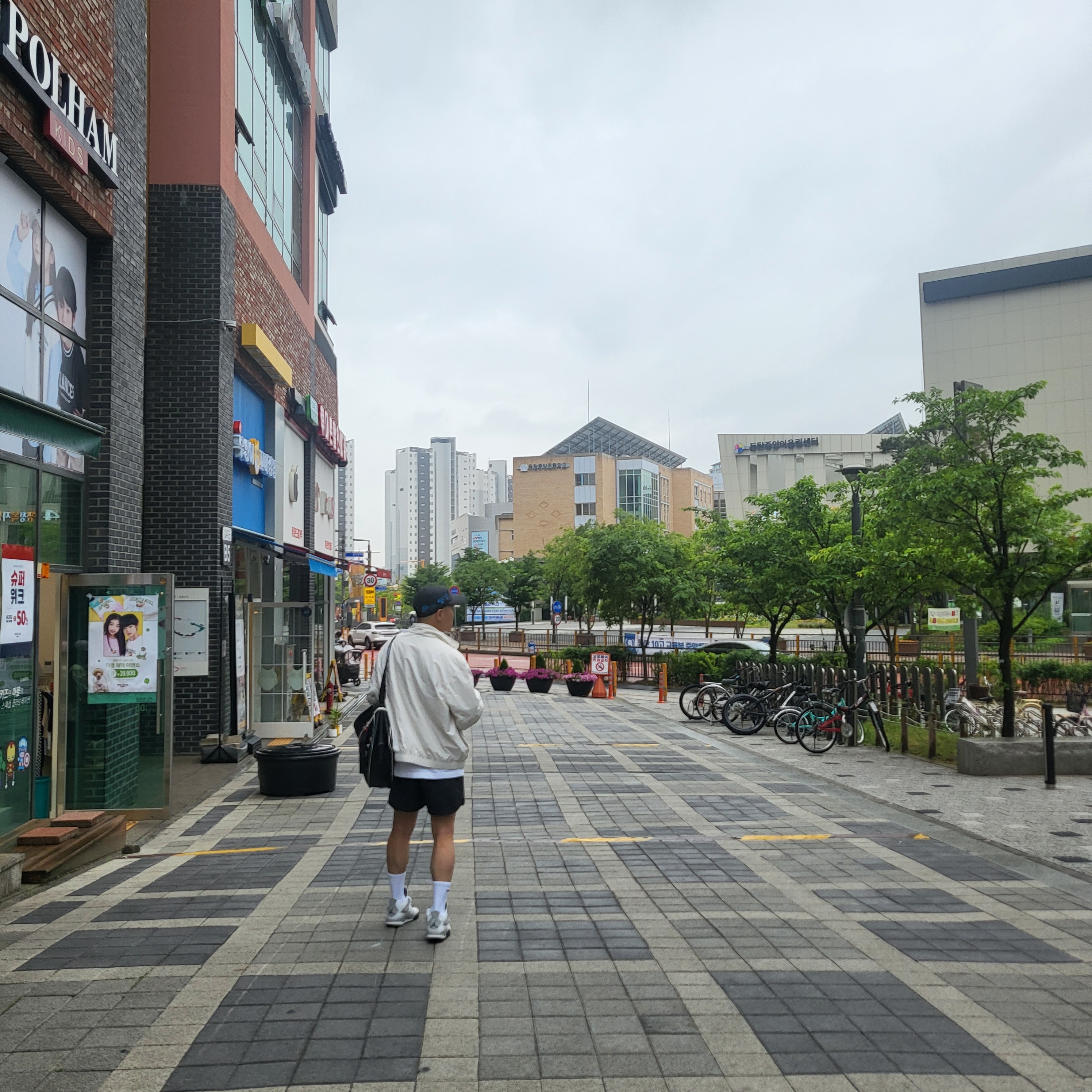 Nike x Off-White NRG Woven Shorts Black - Asia, Nike x Off-White NRG Hat Black 착용 스타일 - 2