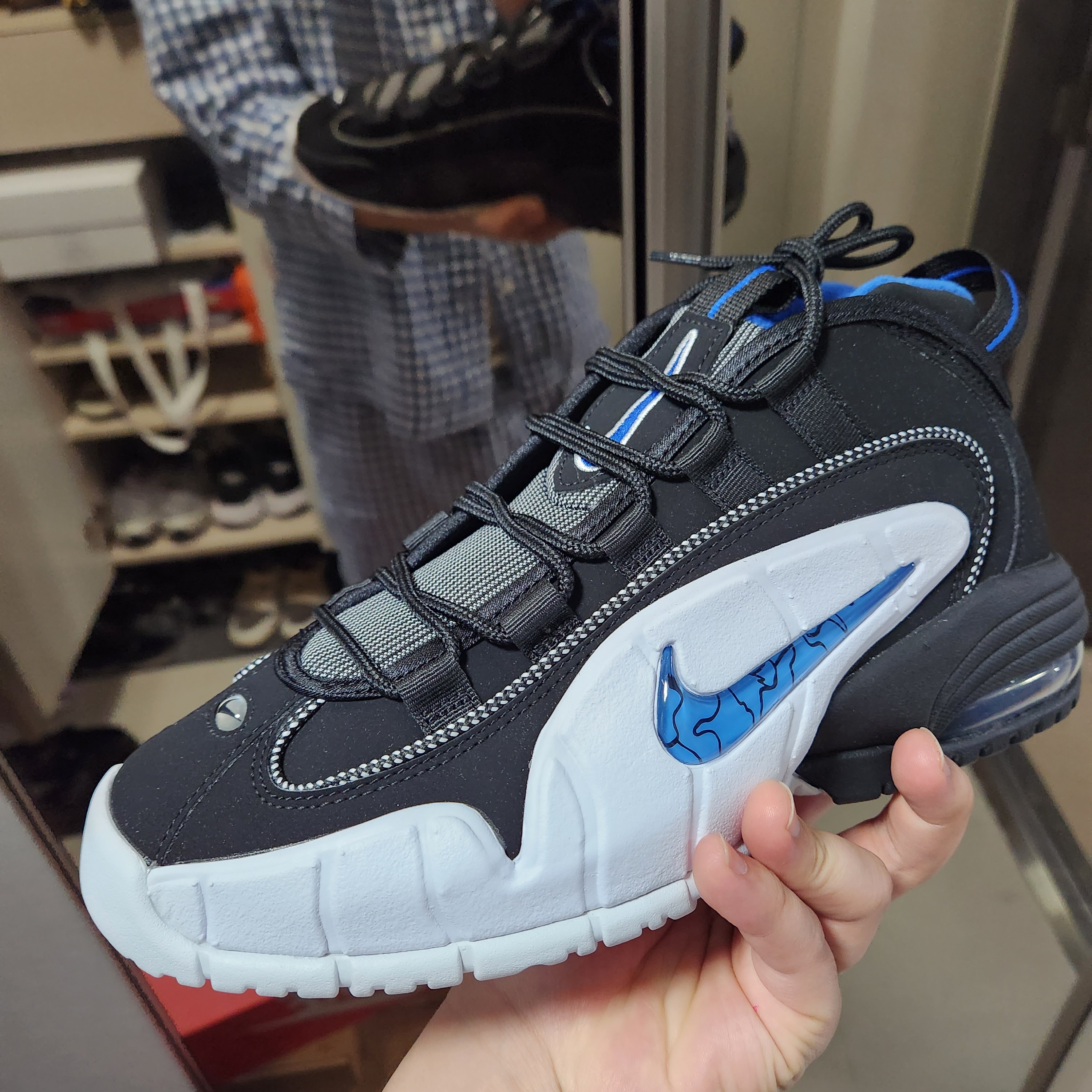 Nike Air Max Penny Varsity Royal and Black 착용 스타일