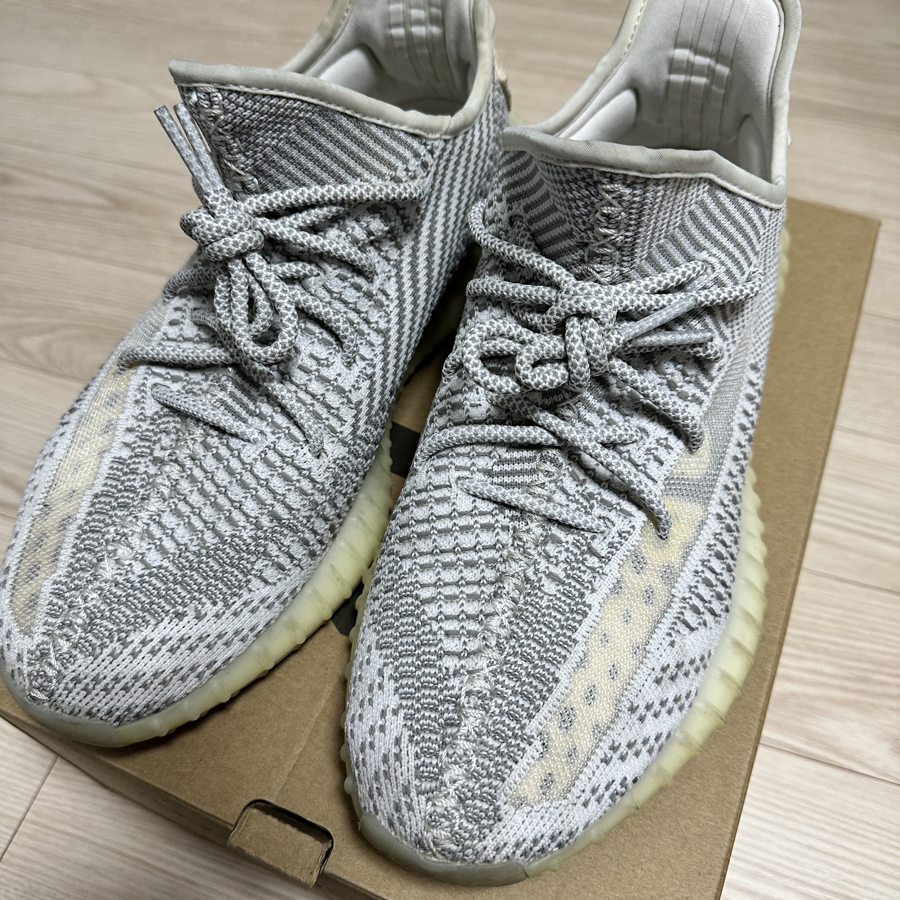 Adidas Yeezy Boost 350 V2 Static - Non-Reflective 2018 착용 스타일