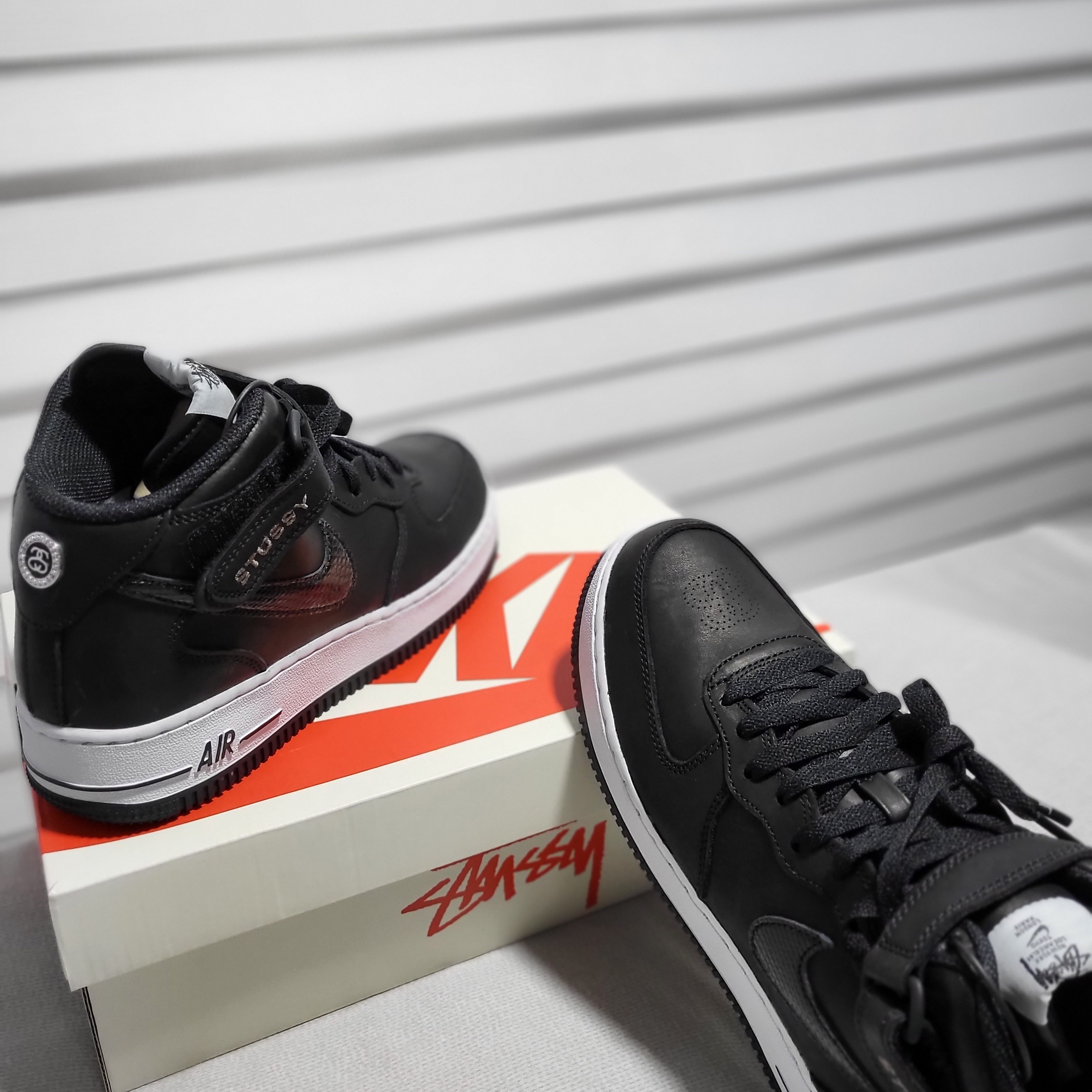 Nike x Stussy Air Force 1 '07 Mid SP Black 착용 스타일