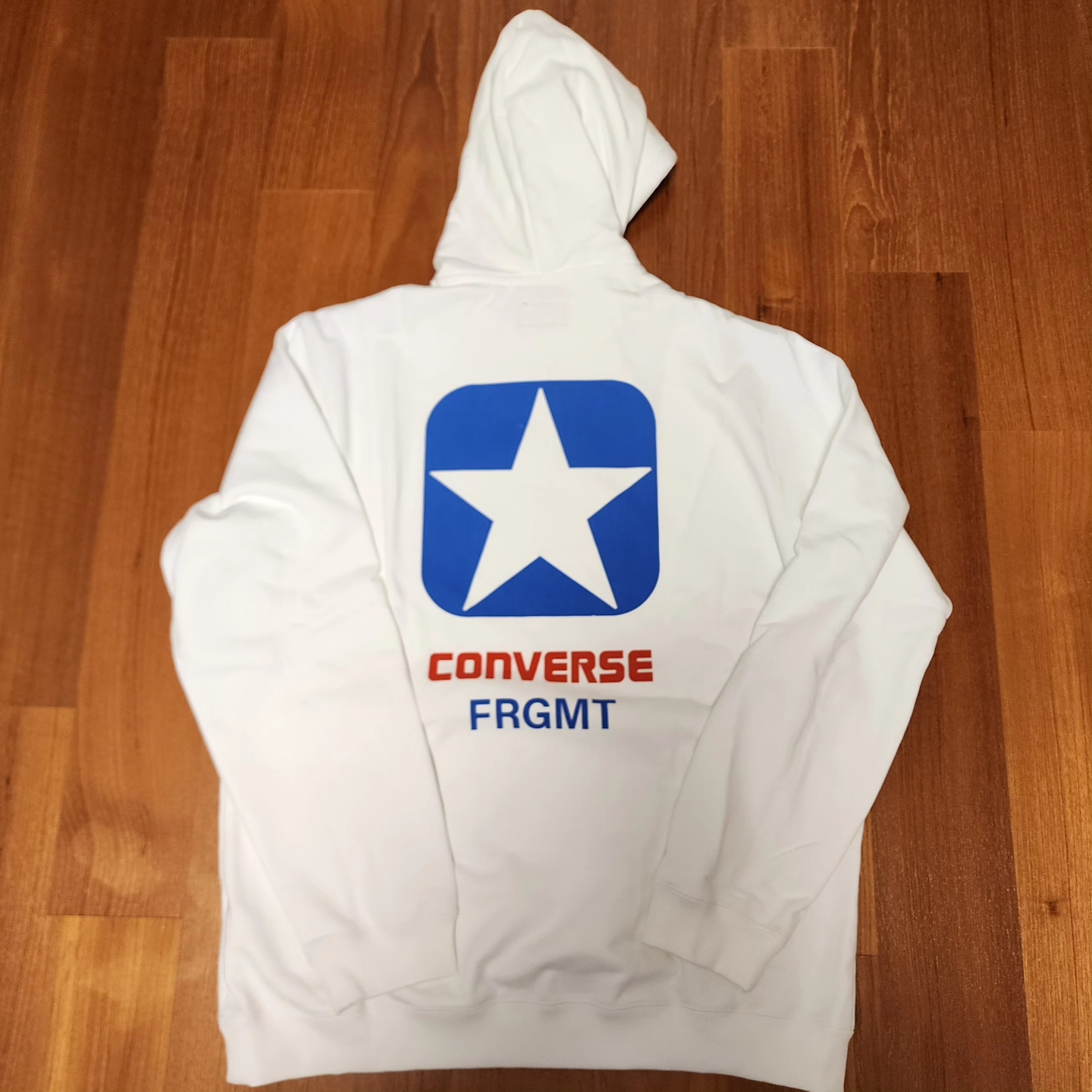 Converse x Fragment Hoodie White 착용 스타일 - 2