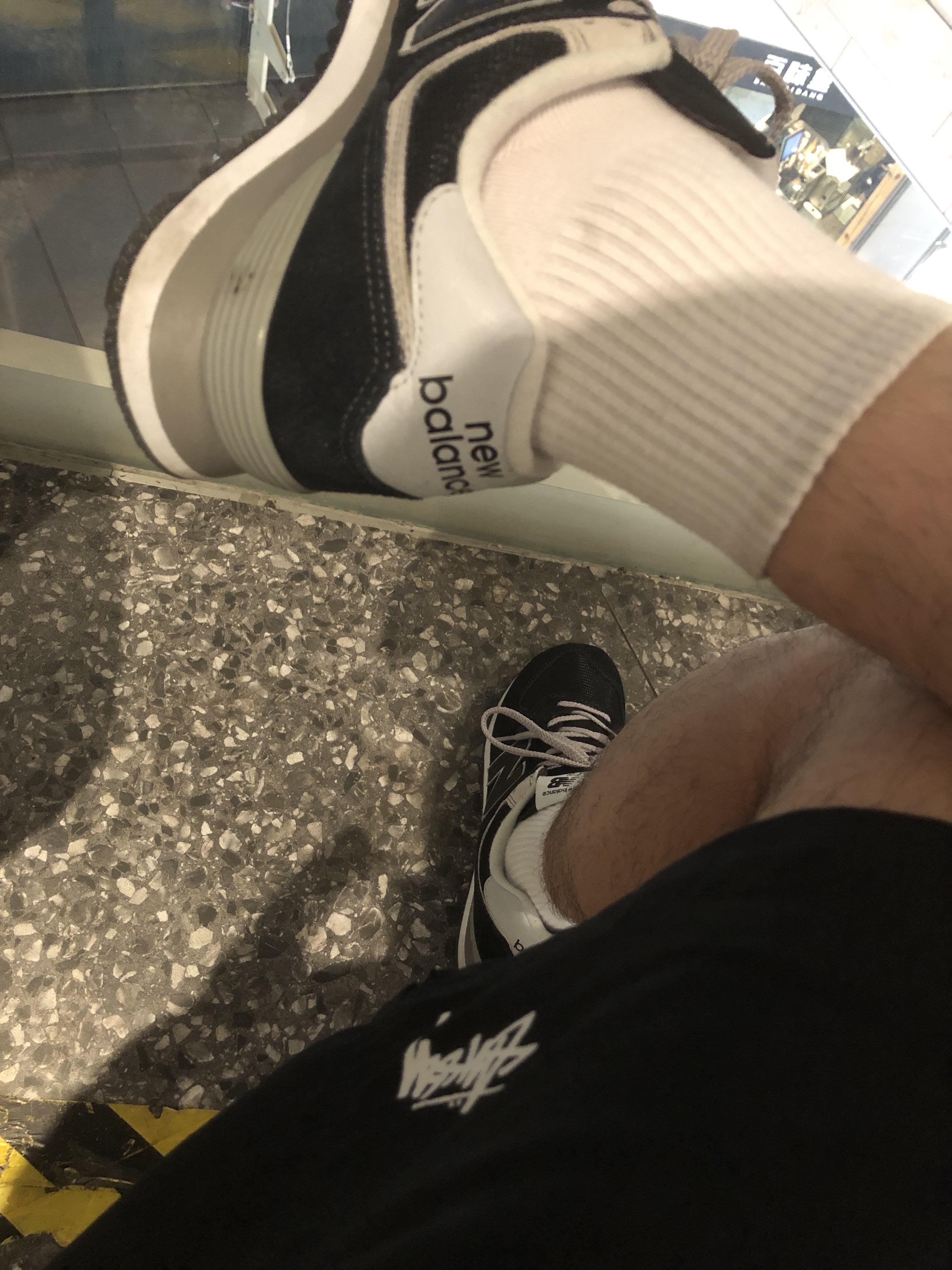 Stussy Stock Water Shorts Black, New Balance 574 Black - D Standard 착용 스타일