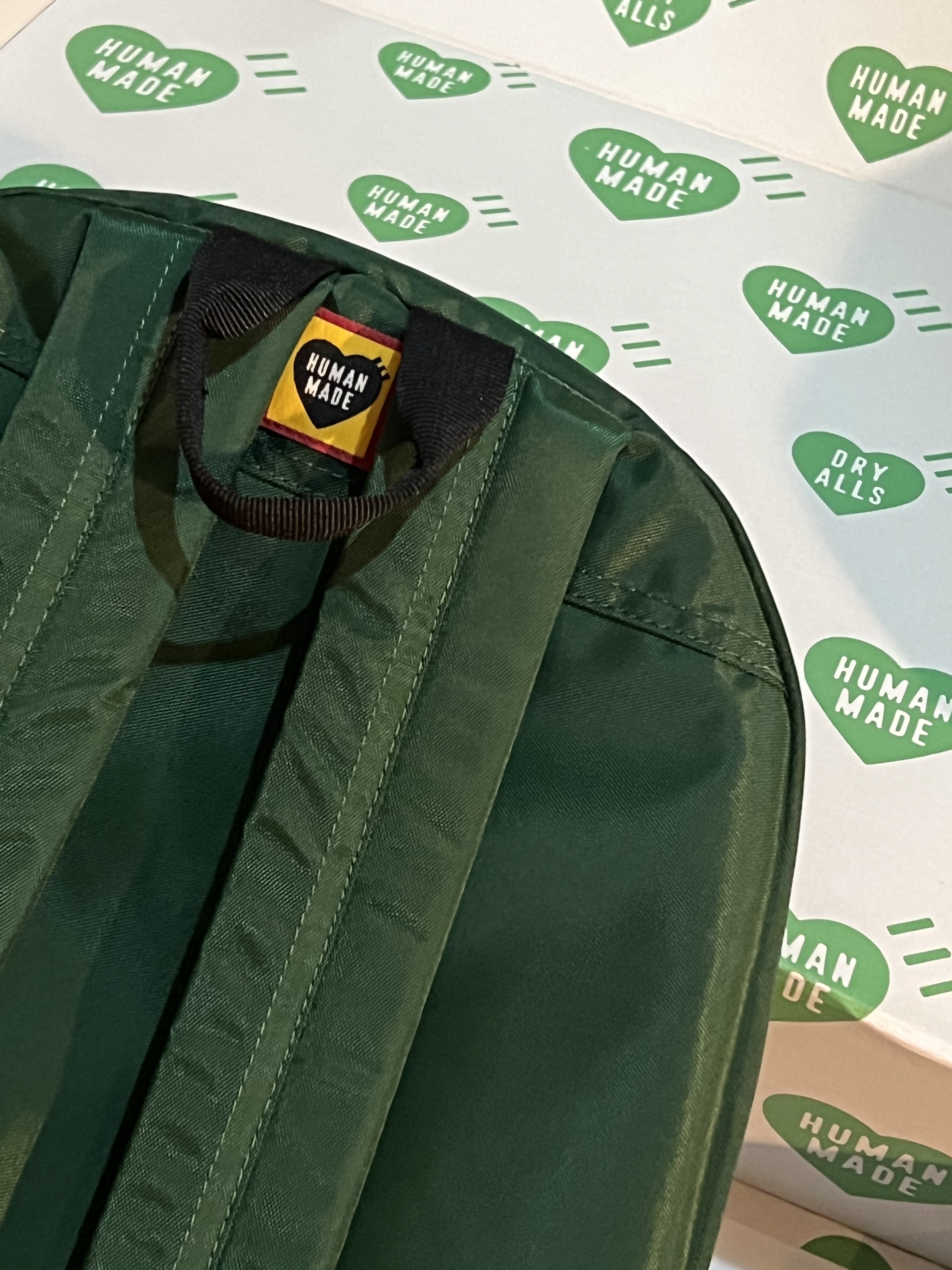 Human Made Nylon Heart Backpack Green 착용 스타일 - 3