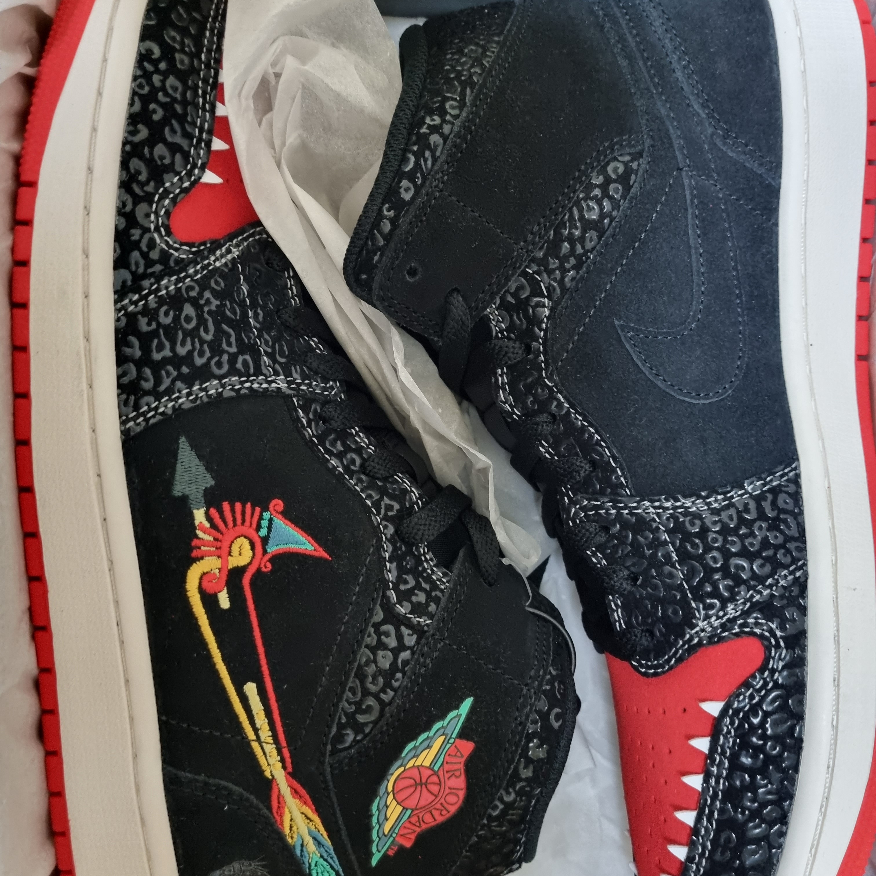 Jordan 1 Mid SE Siempre Familia 착용 스타일