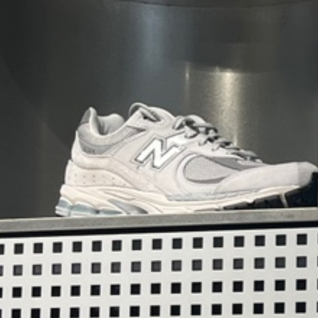 New Balance 2002R T2 Gray 착용 스타일