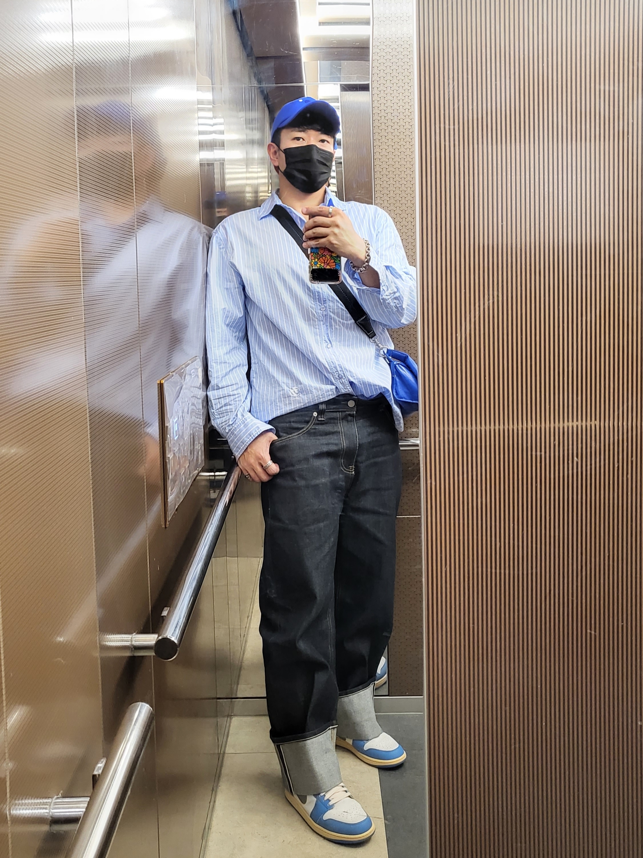Ader Error Twin Heart Logo Cap Blue, Zara x Ader Error Striped Poplin Shirt Stripe 착용 스타일