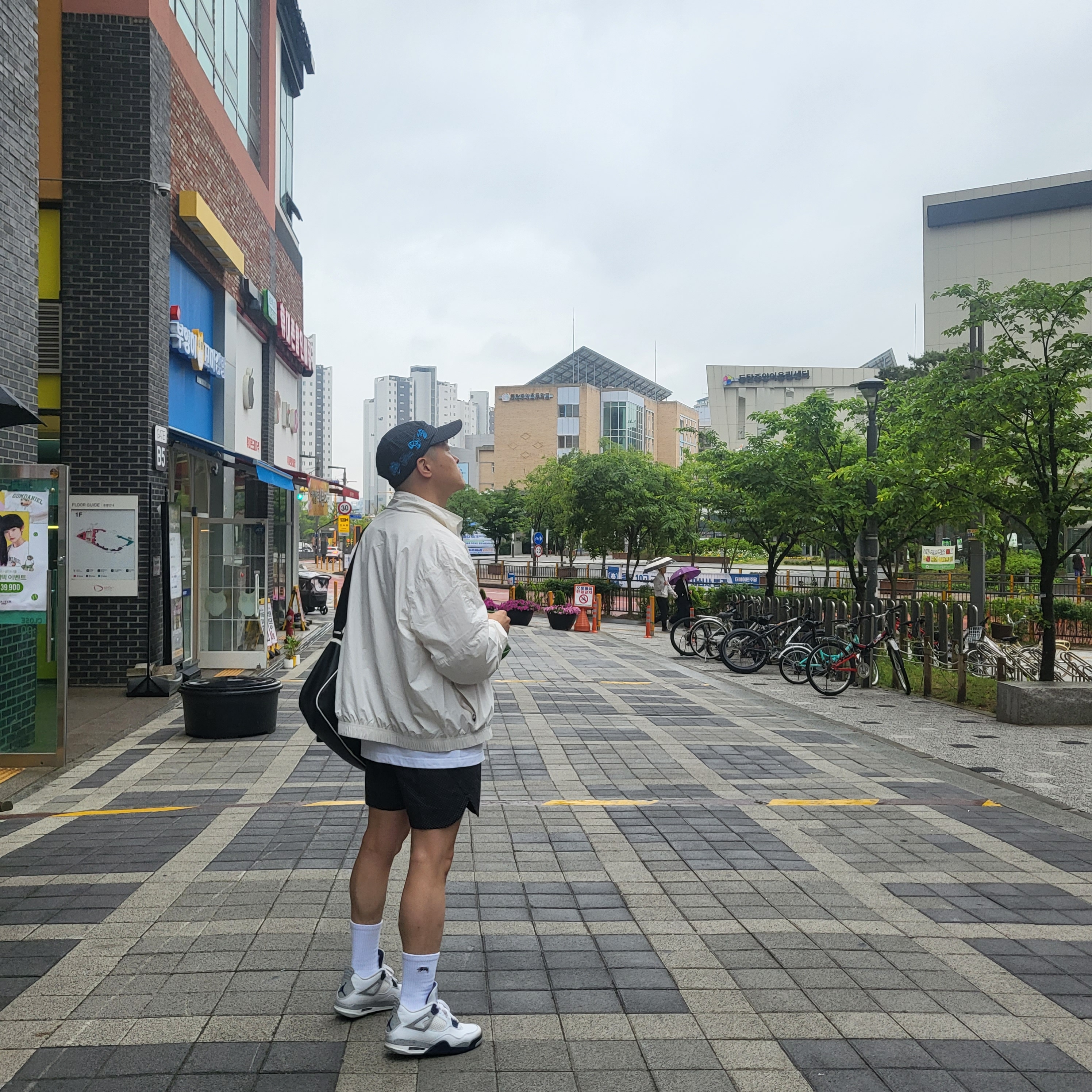 Nike x Off-White NRG Woven Shorts Black - Asia, Nike x Off-White NRG Hat Black 착용 스타일 - 1