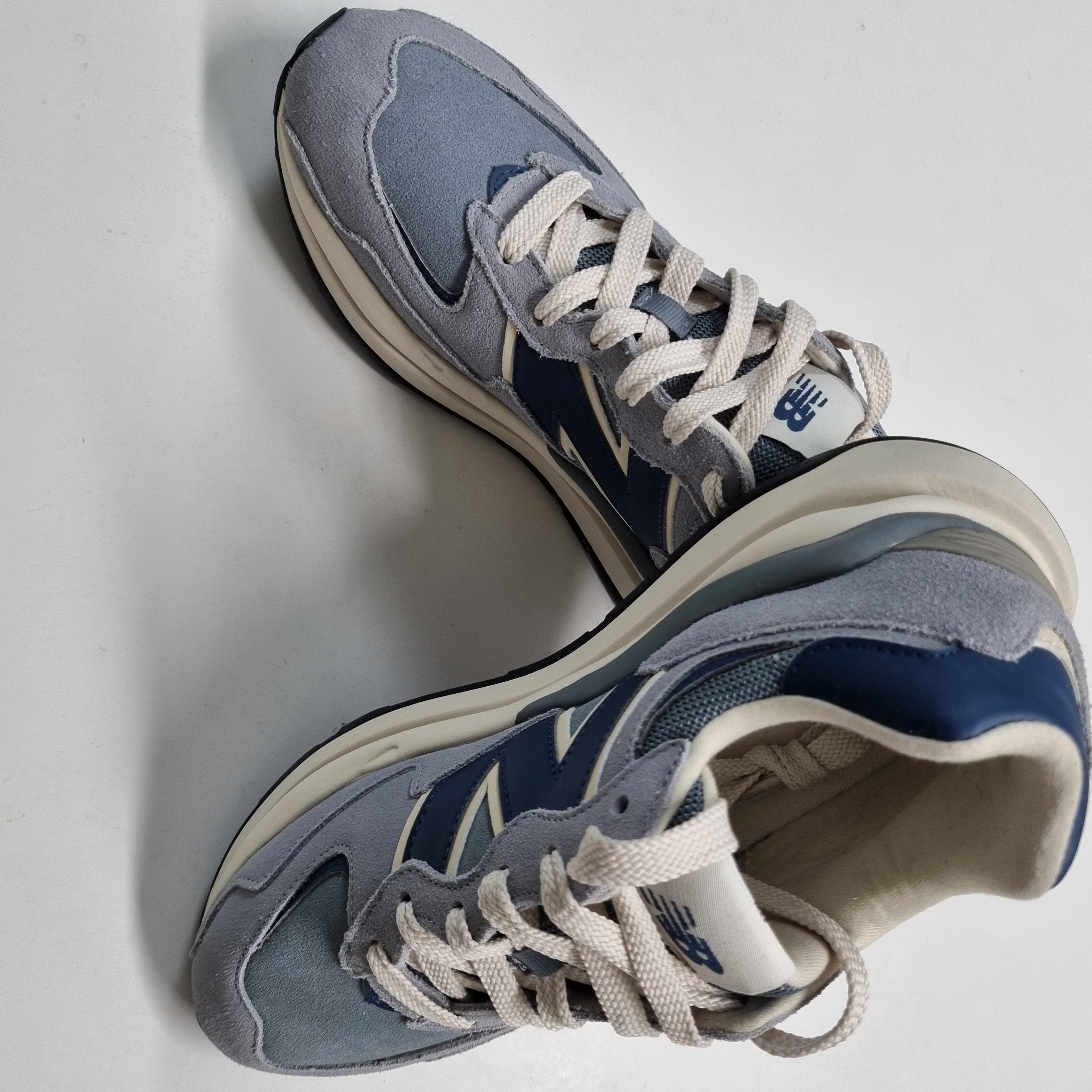 (W) New Balance 5740 Eclipse 착용 스타일 - 1