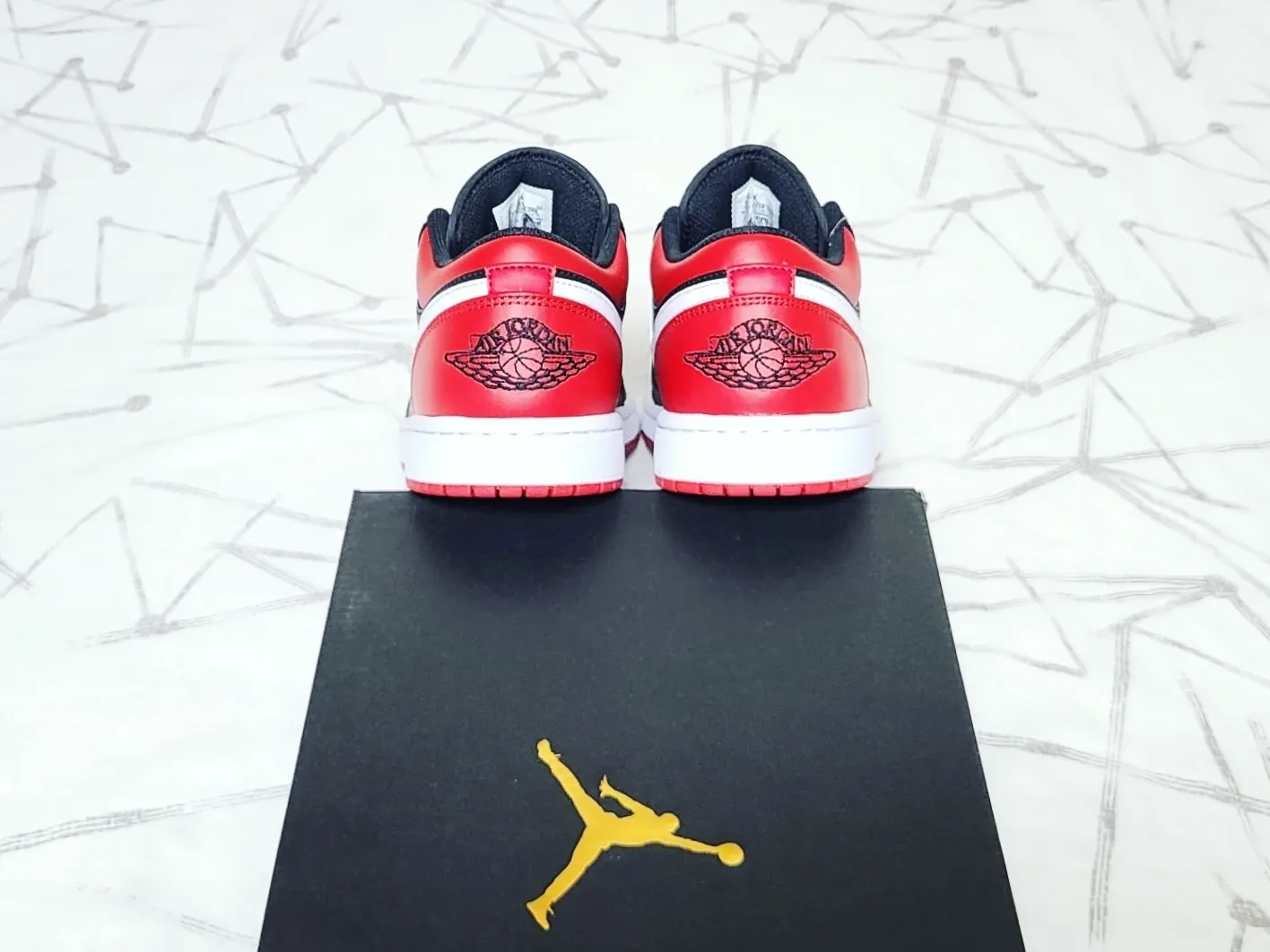 Jordan 1 Low Alternate Bred Toe 착용 스타일 - 5