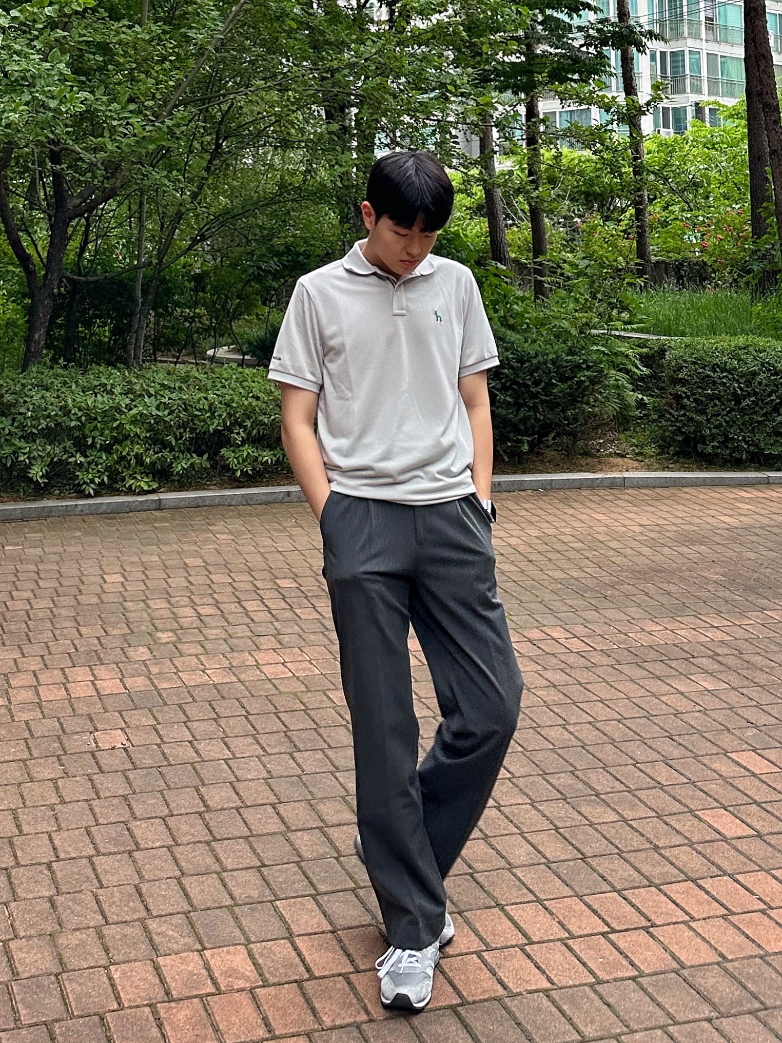 뉴발란스 996 그레이 착용 스타일 - 2