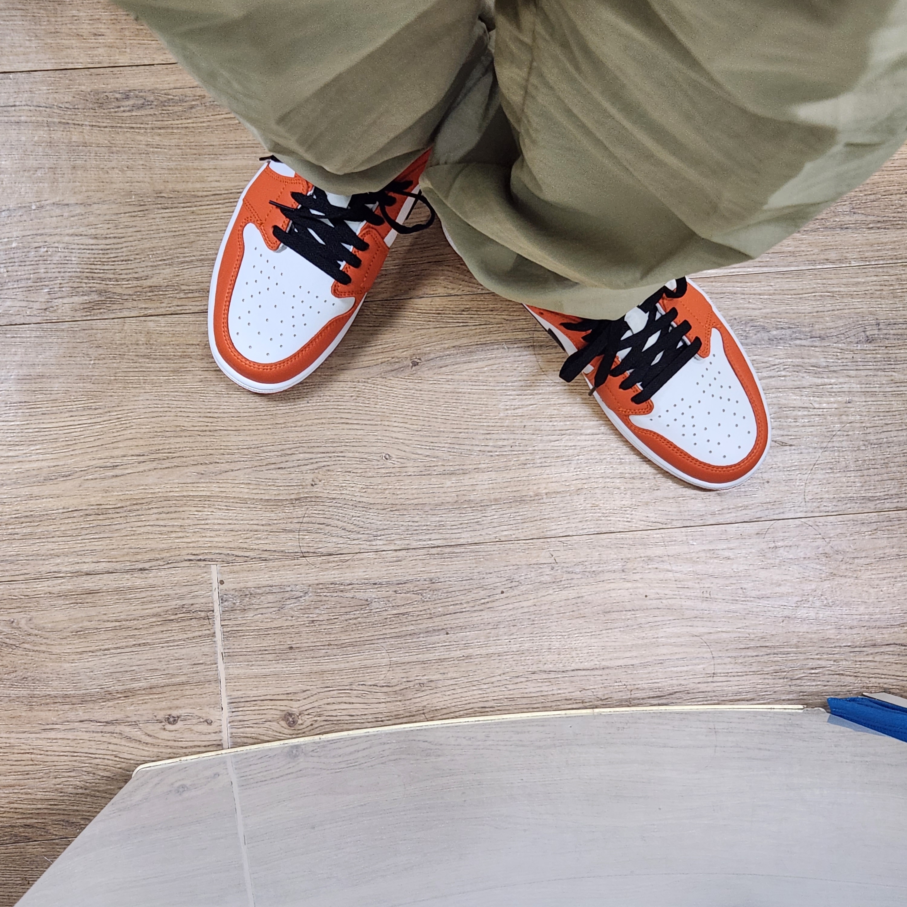Jordan 1 Low OG Starfish 착용 스타일 - 2