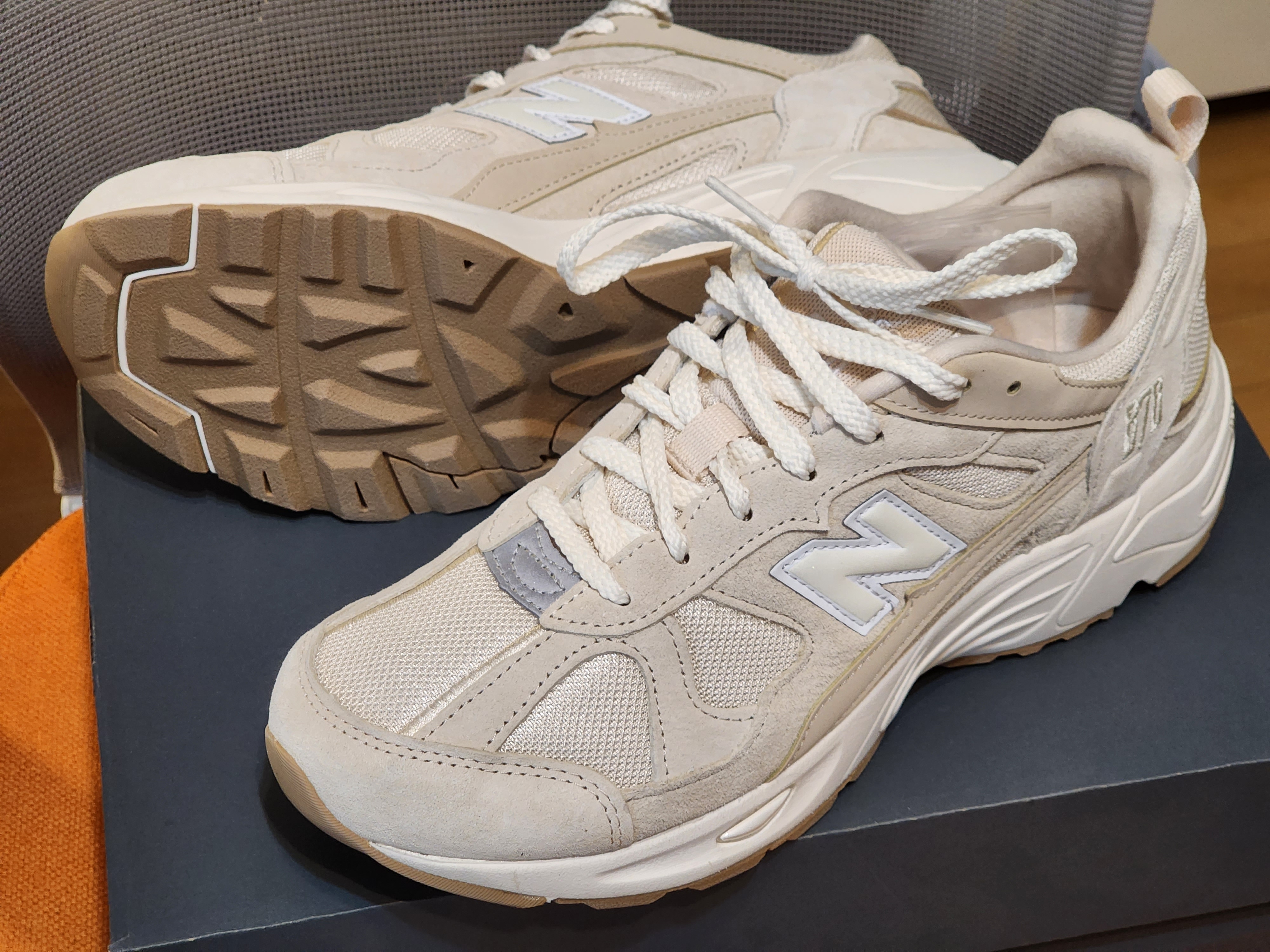 New Balance 878 Beige Ivory 착용 스타일 - 1