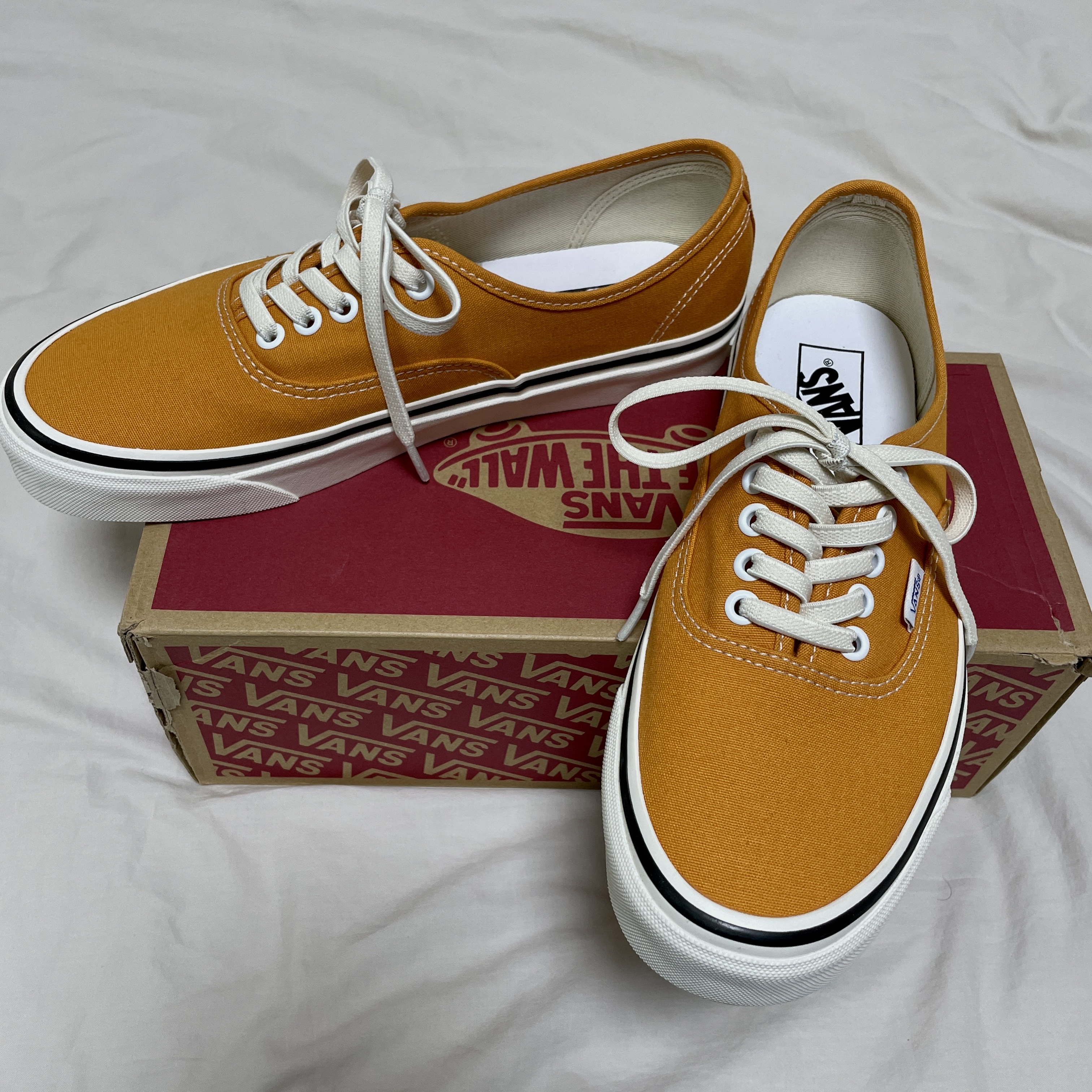 Vans Authentic 44 DX Anaheim Factory Orange Gold 착용 스타일