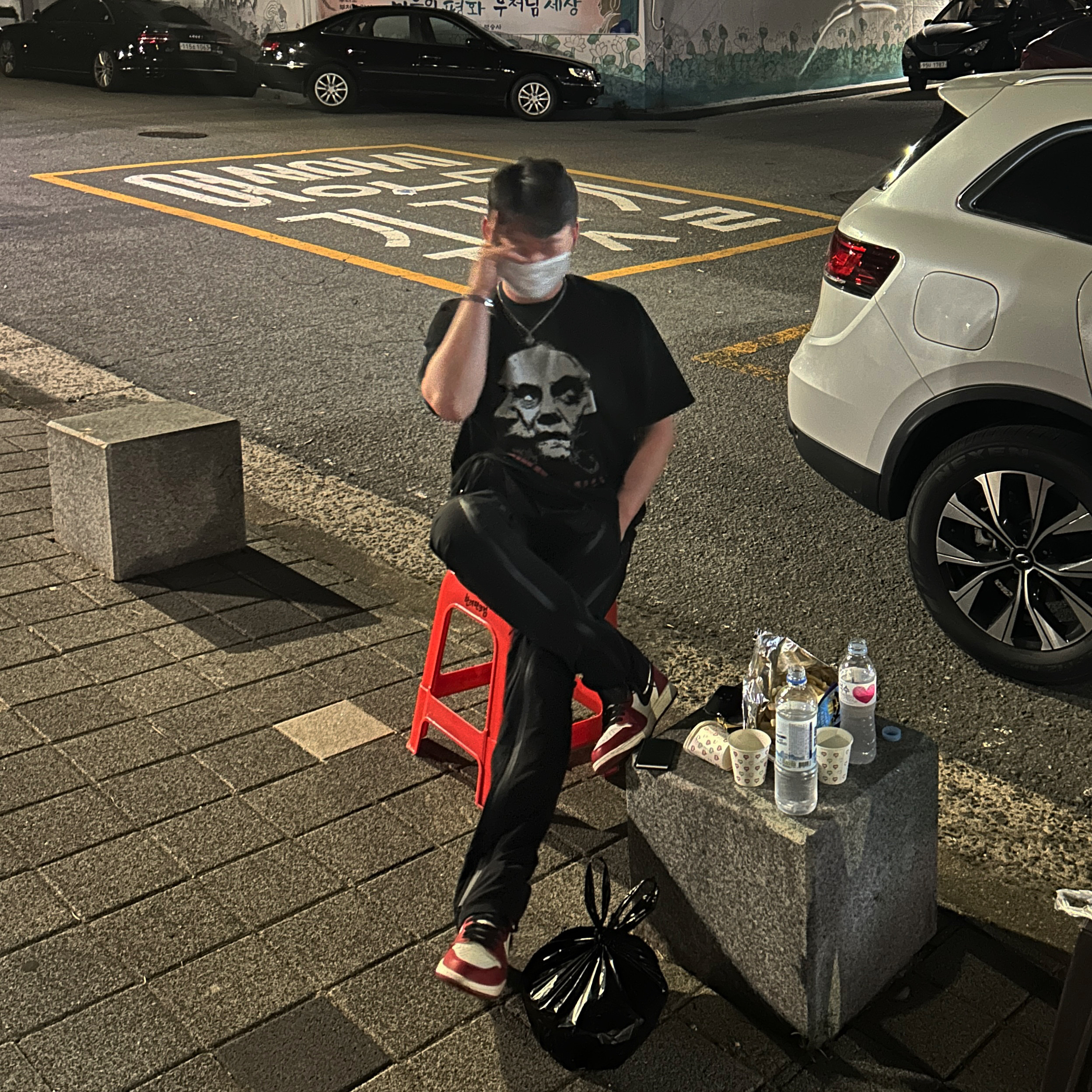 Jordan 1 Retro High OG Chicago 2022, Undermycar Texas Tango Graphic T-Shirt Black - 23SS 착용 스타일