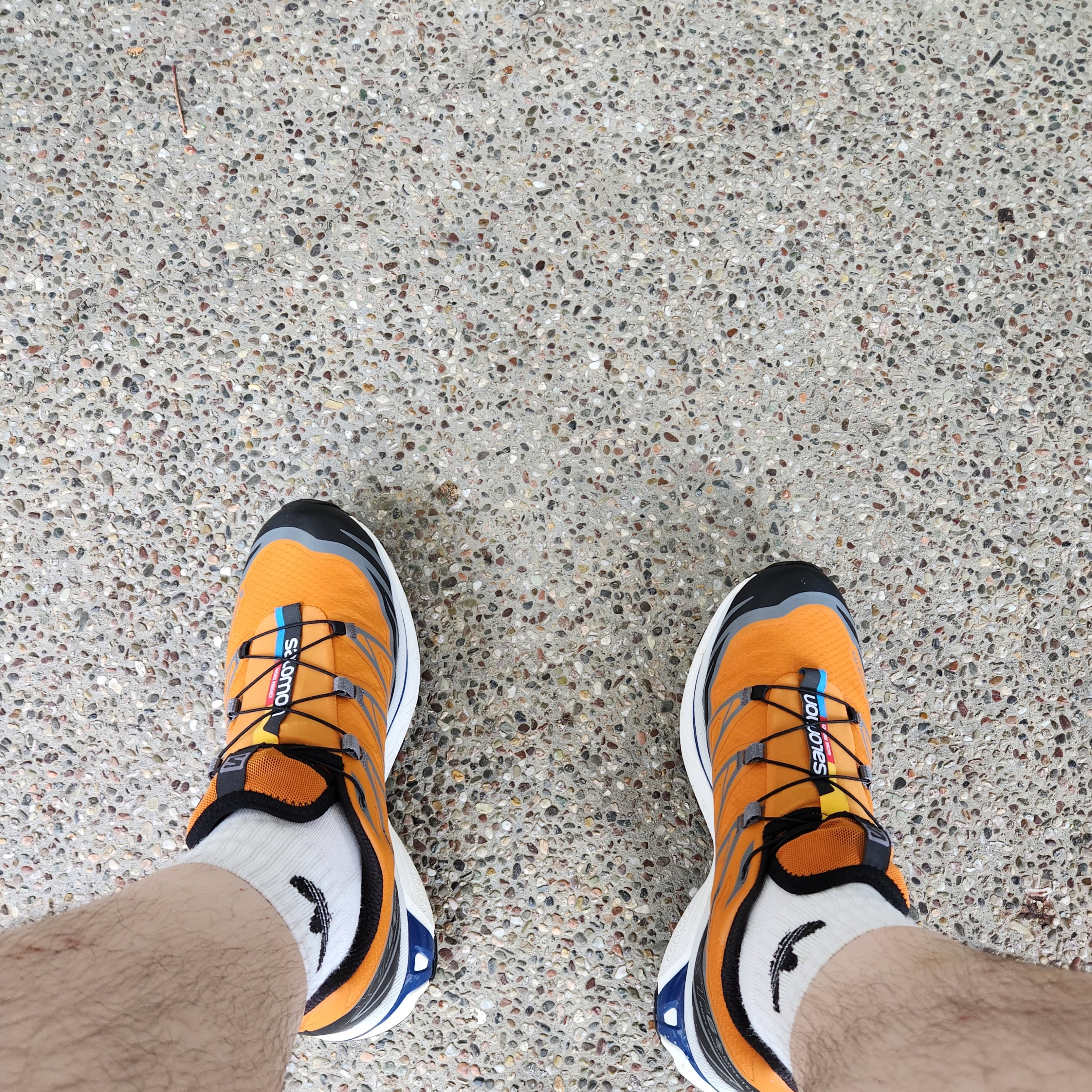 Salomon XT-6 Gore-Tex Utility Marmalade 착용 스타일