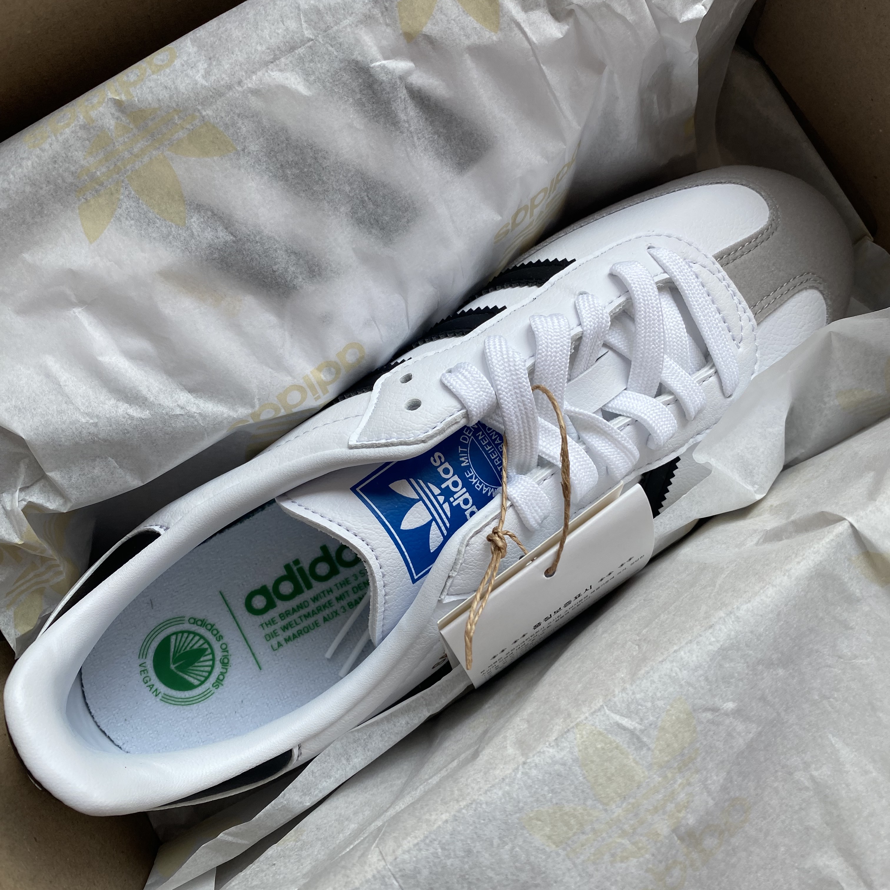 Adidas Samba Vegan White Black 착용 스타일