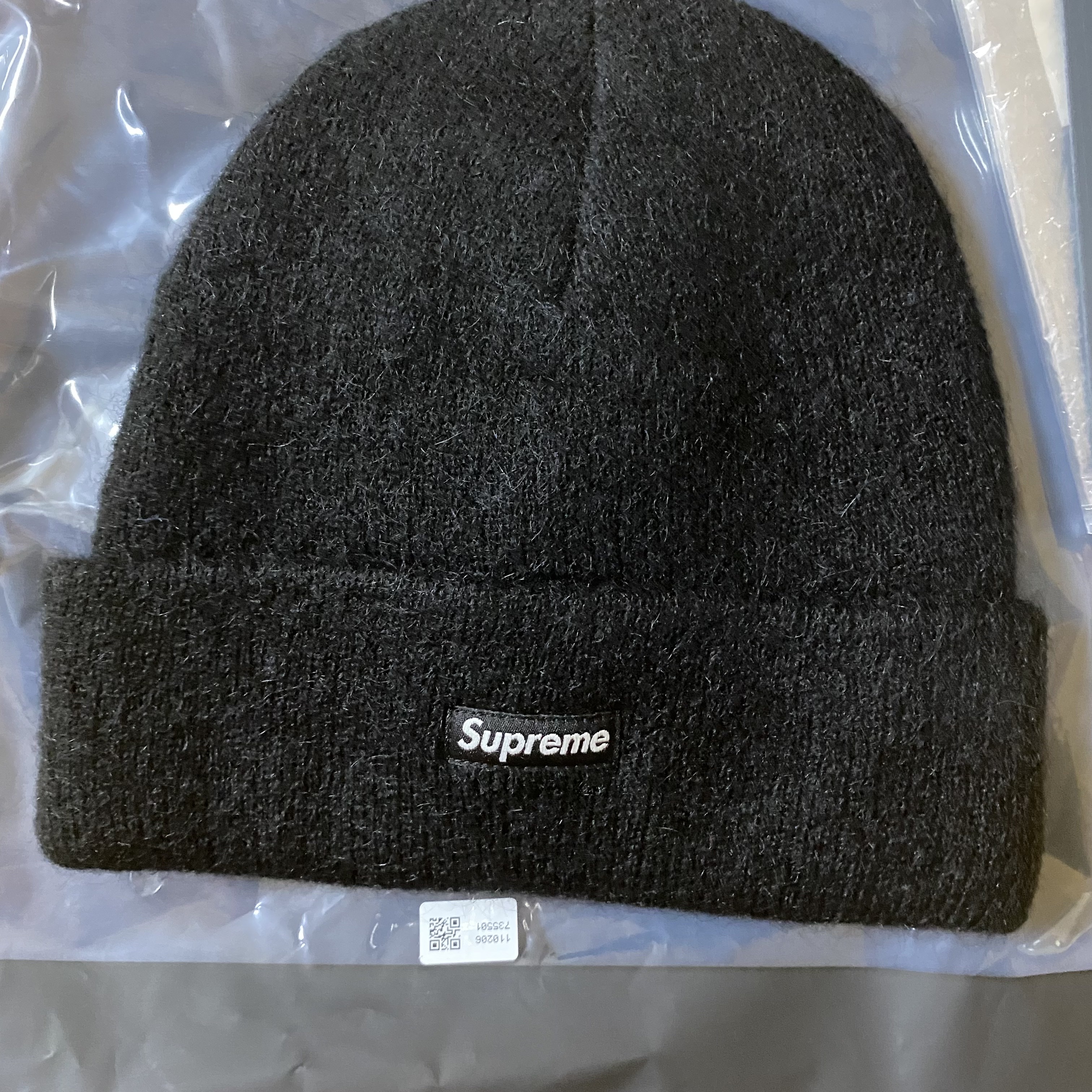 Supreme Mohair Beanie Black - 22FW 착용 스타일