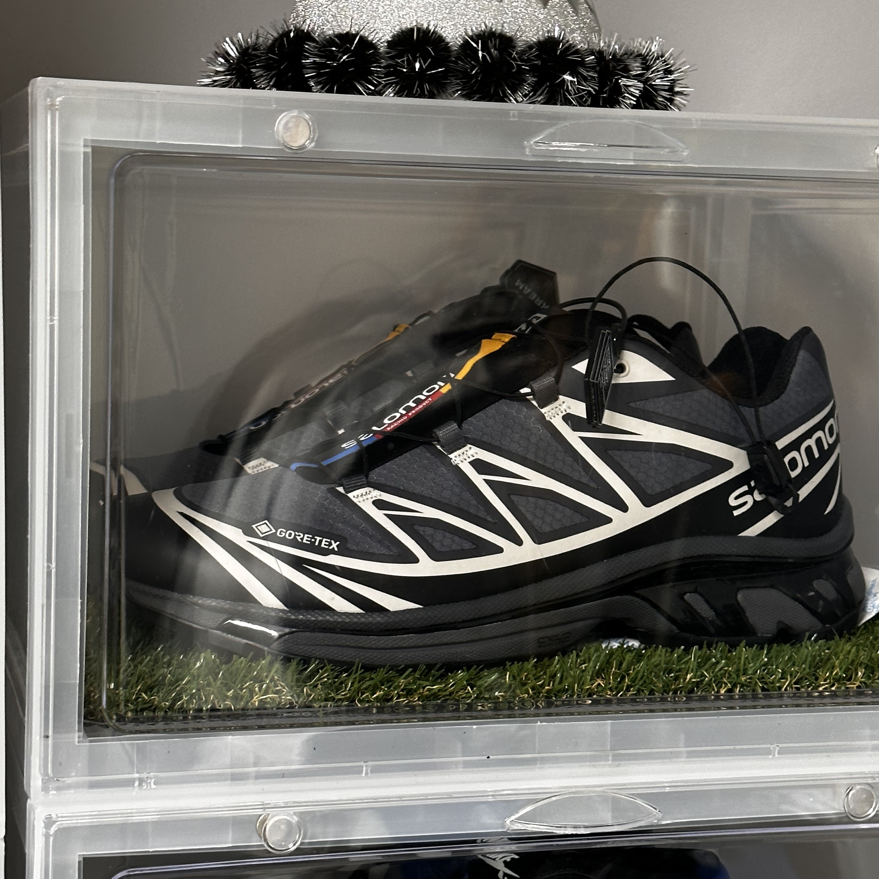 Salomon XT-6 Gore-Tex Black Ebony 착용 스타일