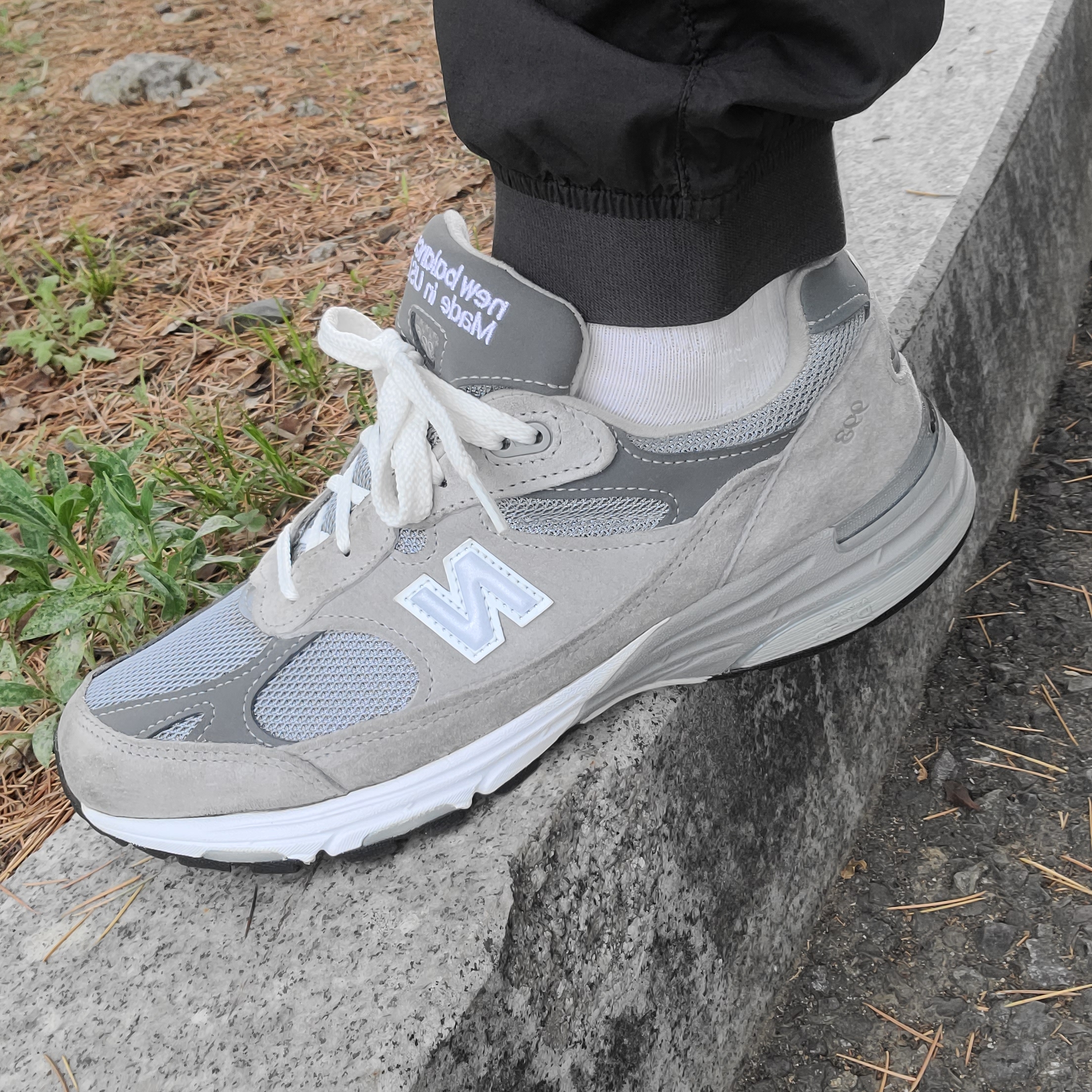 (W) New Balance 993 Made in USA Grey - B Standard 착용 스타일