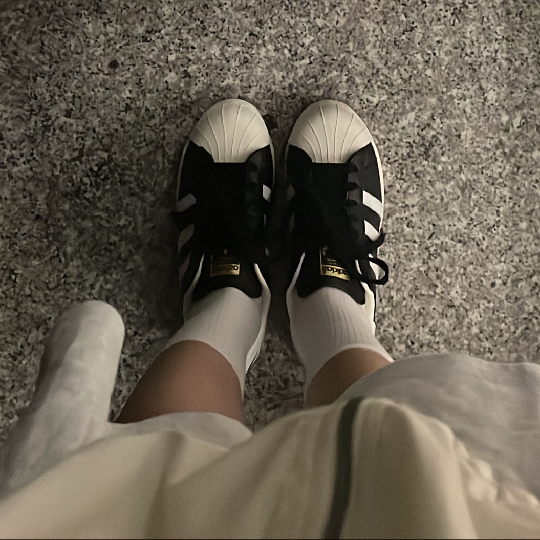 Adidas Superstar 82 FI Core Black 착용 스타일