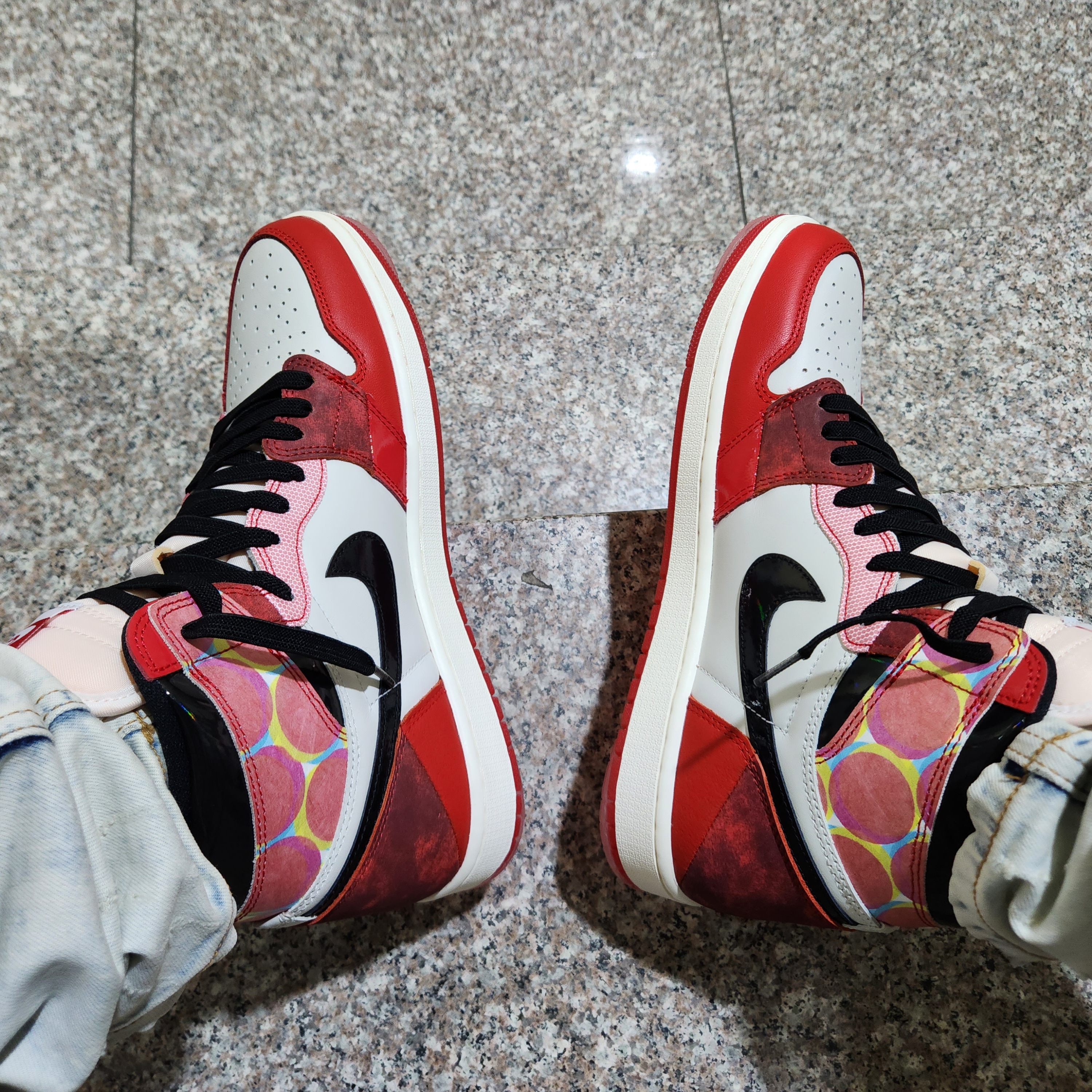 Jordan 1 Retro High Spider-Man Next Chapter 착용 스타일 - 3