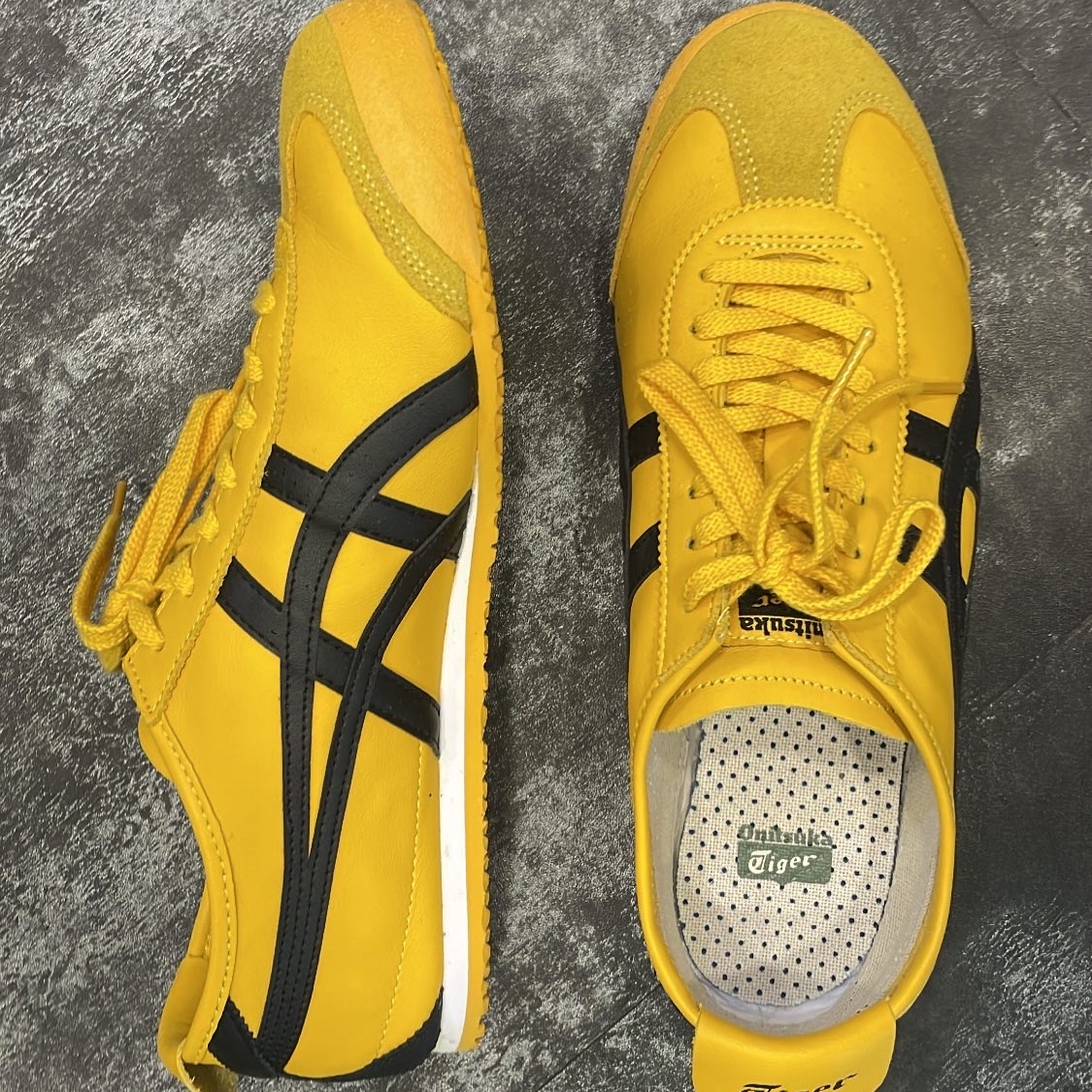 Onitsuka Tiger Mexico 66 Yellow Black 착용 스타일