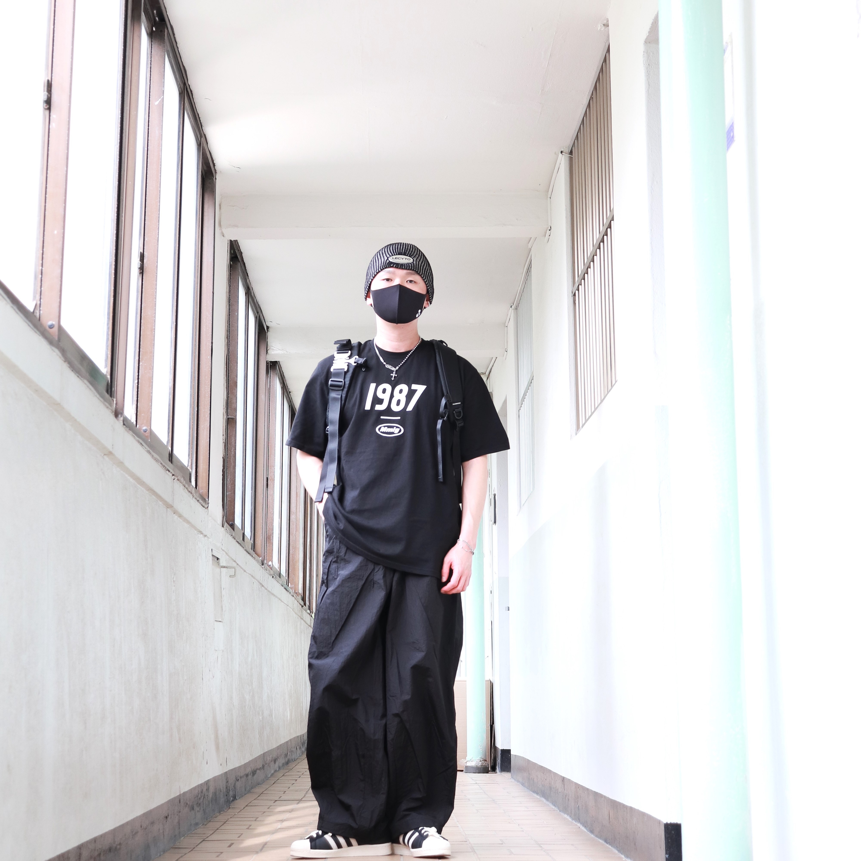 Adidas Superstar 82 Black White 착용 스타일