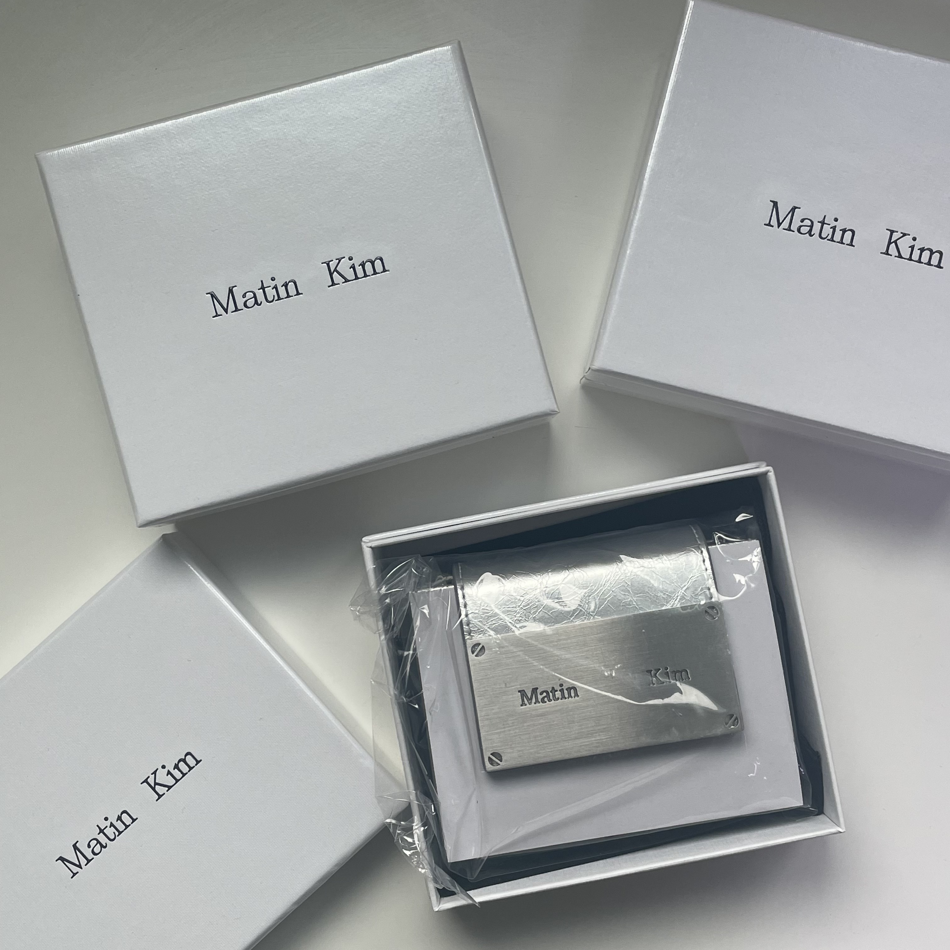 Matin Kim Accordion Mini Bag Silver 착용 스타일