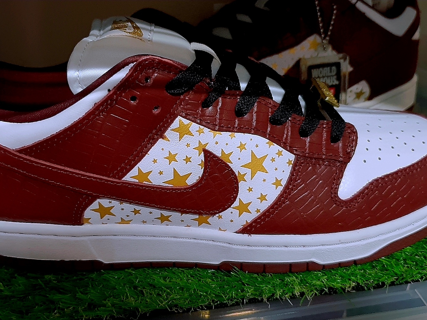 Nike x Supreme SB Dunk Low Barkroot Brown 착용 스타일