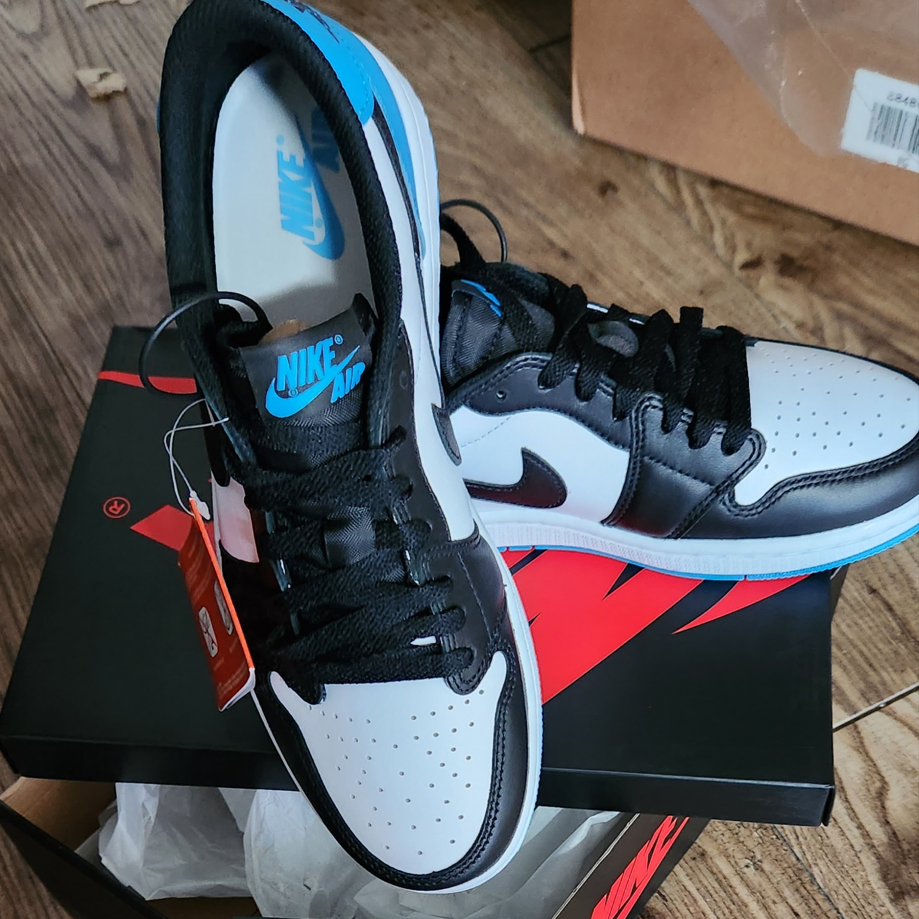 (W) Jordan 1 Retro Low OG Black and Dark Powder Blue 착용 스타일