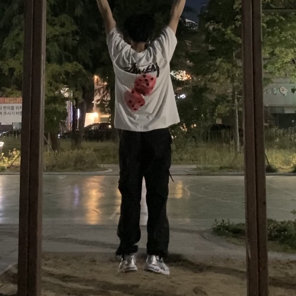 Stussy Fuzzy Dice T-Shirt White, Asics Gel-Kayano 14 Monaco Blue Black 착용 스타일