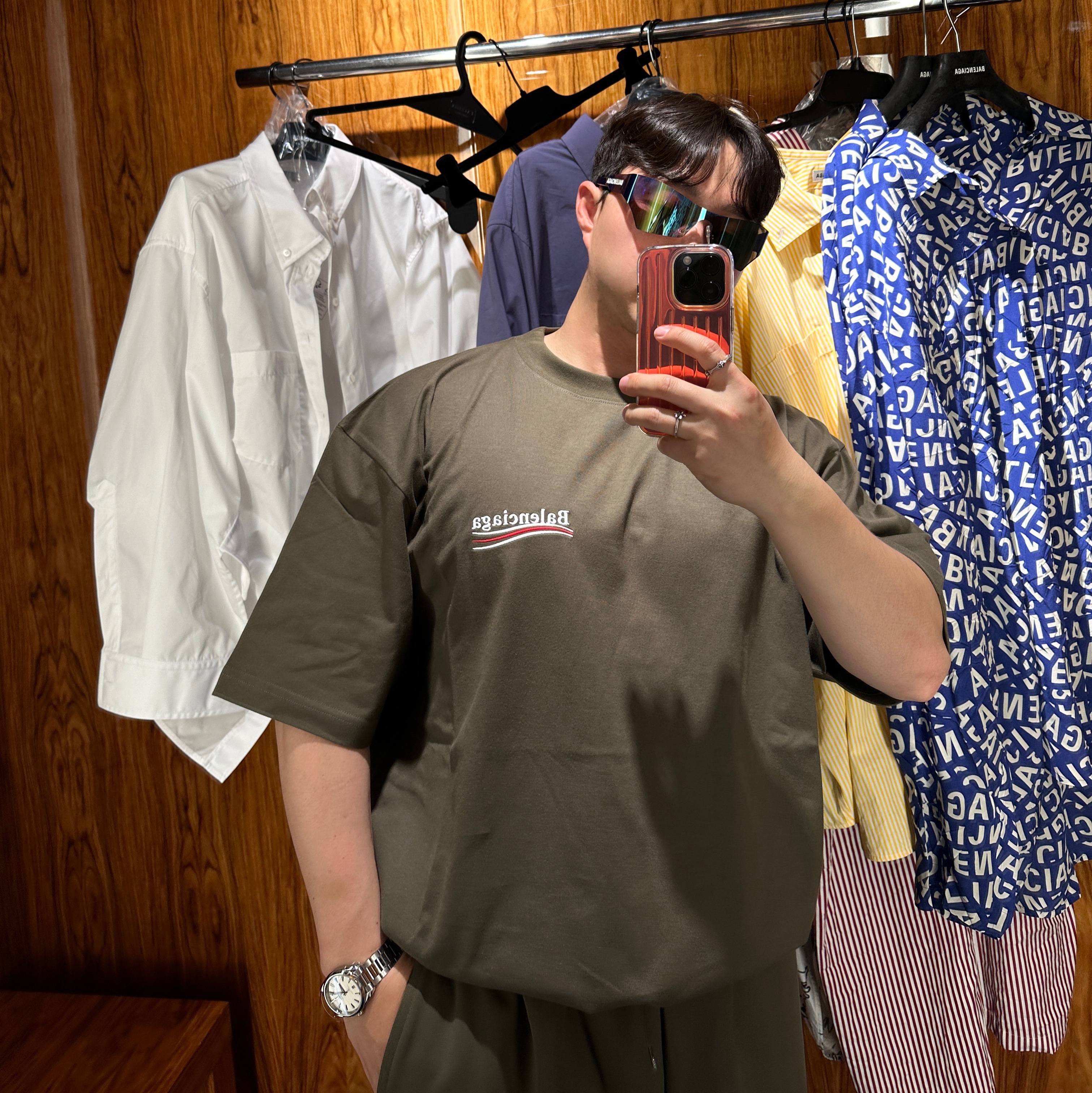 Balenciaga Political Campaign Large Fit T-Shirt Khaki 착용 스타일 - 1