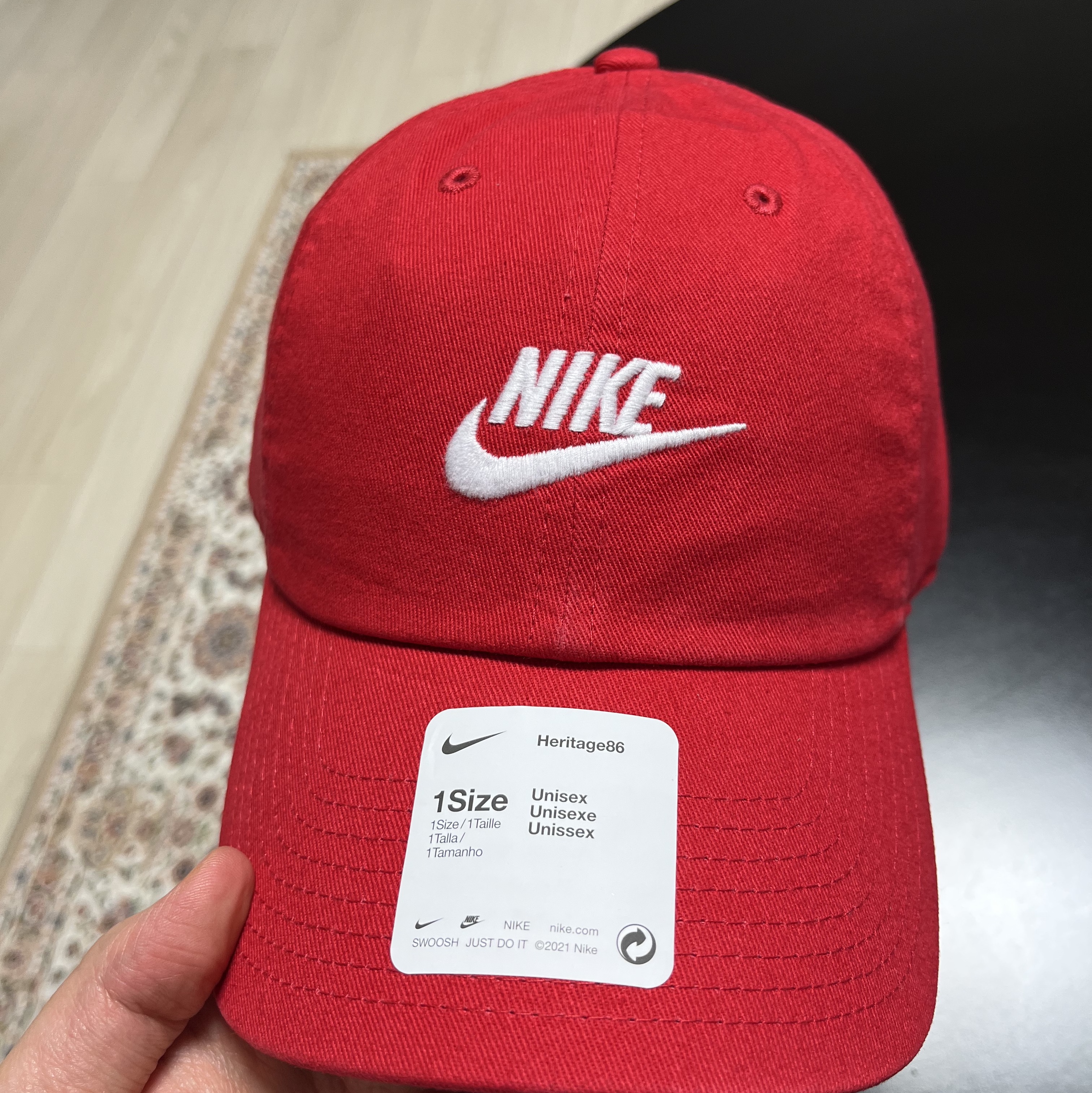 Nike Heritage 86 Futura Washed Cap University Red 착용 스타일 - 1