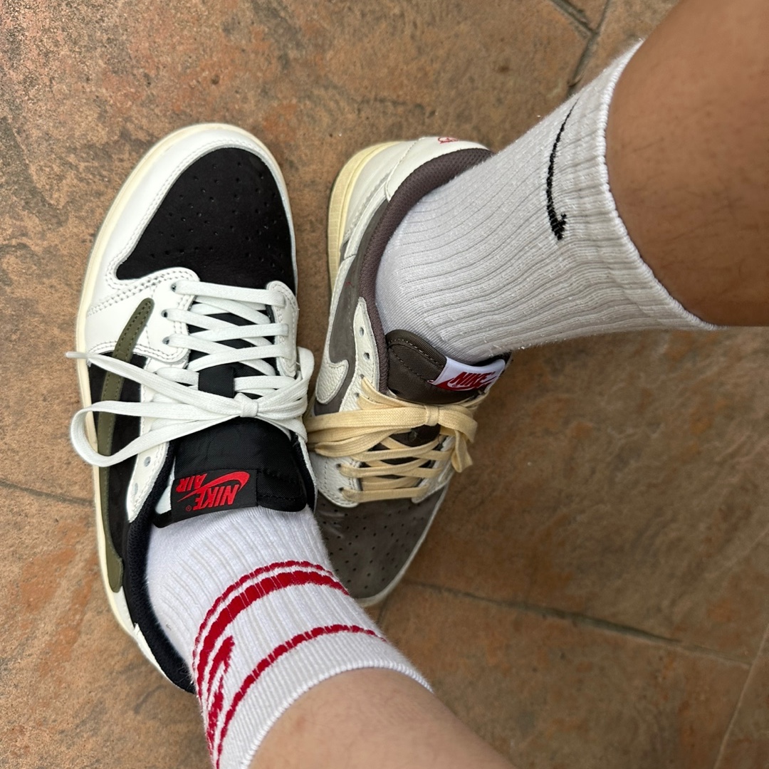 (W) Jordan 1 x Travis Scott Retro Low OG SP Medium Olive, Jordan 1 x Travis Scott Retro Low OG SP Sail and Ridgerock 착용 스타일 - 2