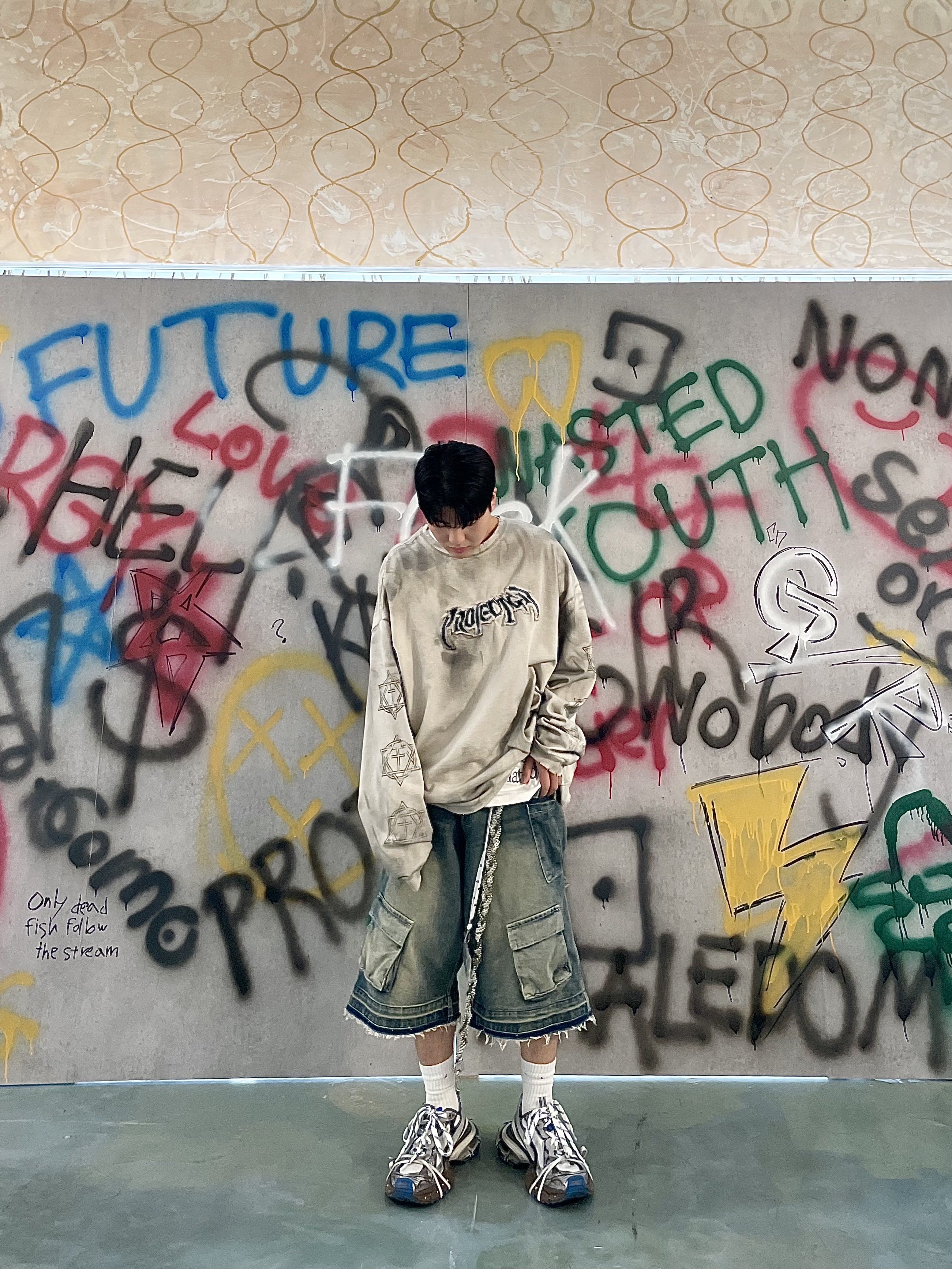 Balenciaga 3XL Sneakers Worn Out Grey White Blue, Project G/R Furious Logo Applique L/S T-Shirt Grey - 10 Corso Como Exclusive 착용 스타일 - 1