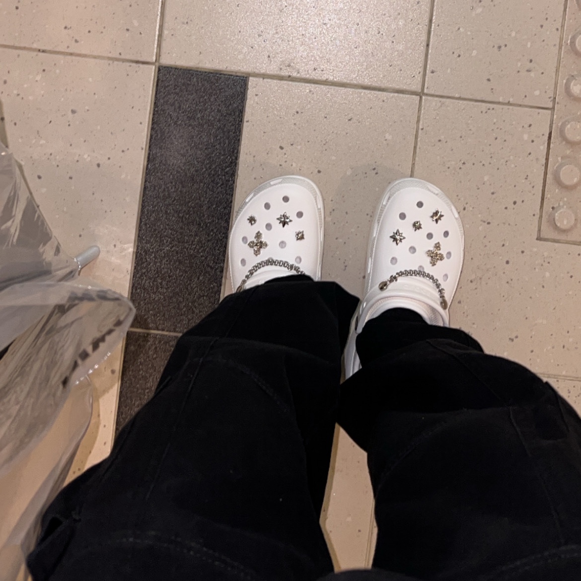 (W) Crocs Classic Platform Clog White 착용 스타일