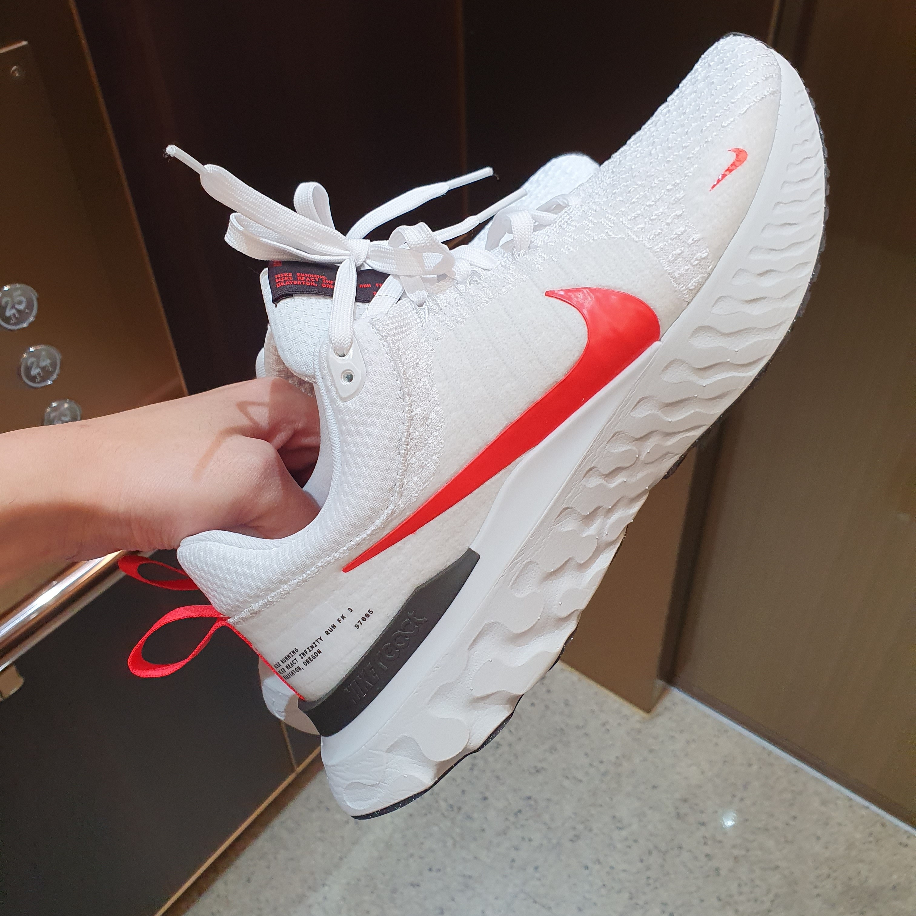 Nike Waffle One Infinite Lilac 착용 스타일
