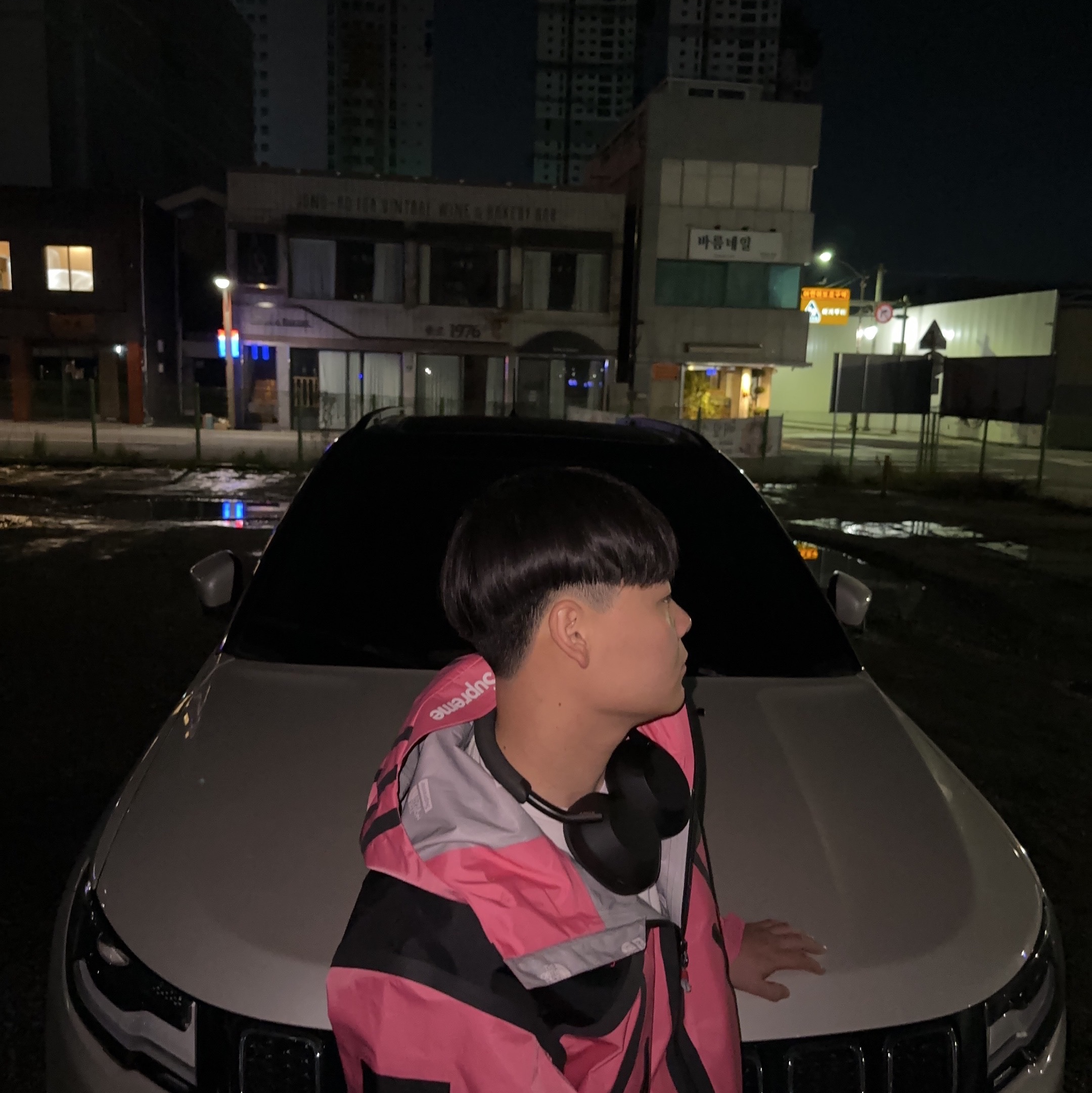 Supreme x The North Face Summit Series Outer Tape Seam Jacket Pink - 21SS 착용 스타일 - 2