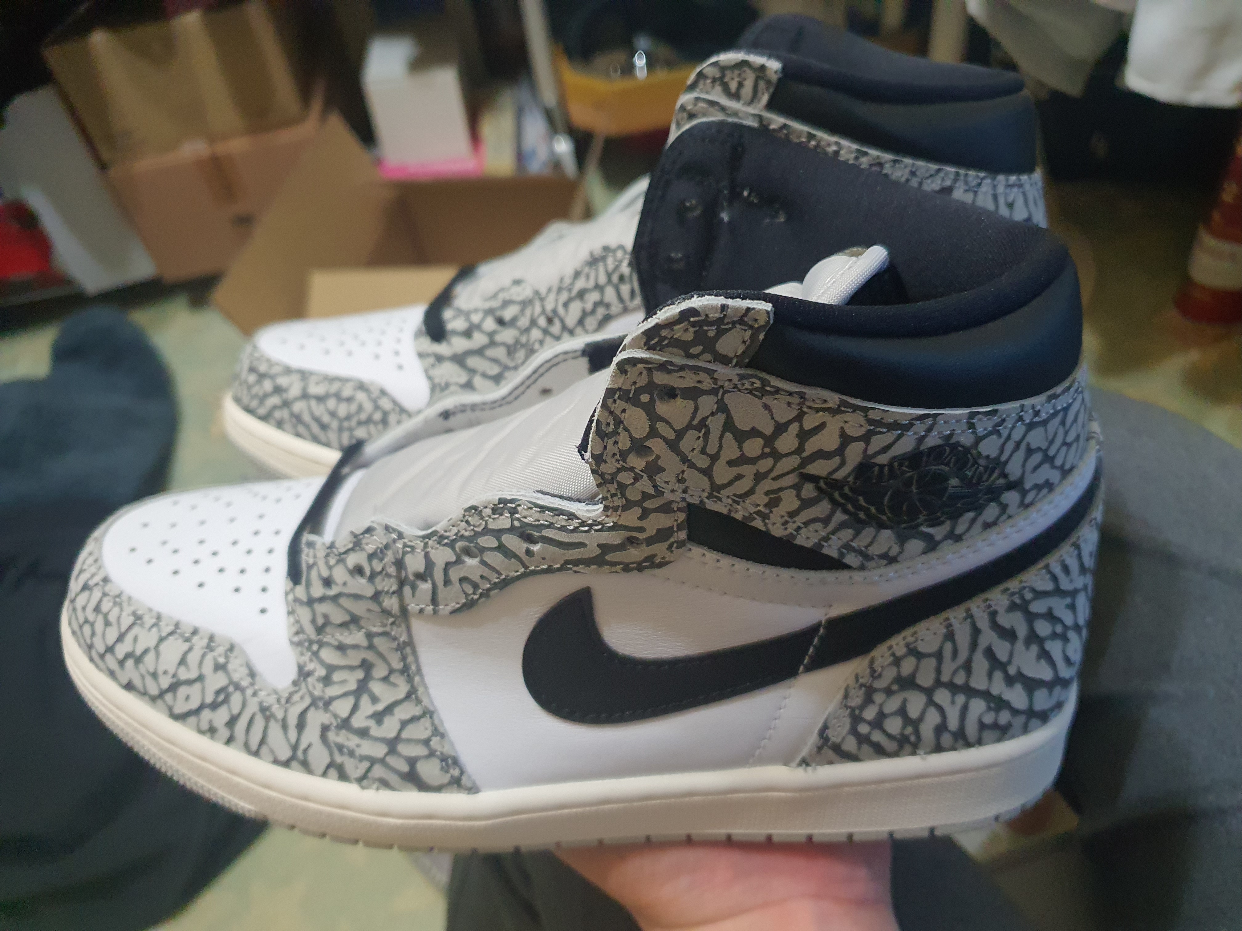 Jordan 1 Retro High OG White Cement 착용 스타일
