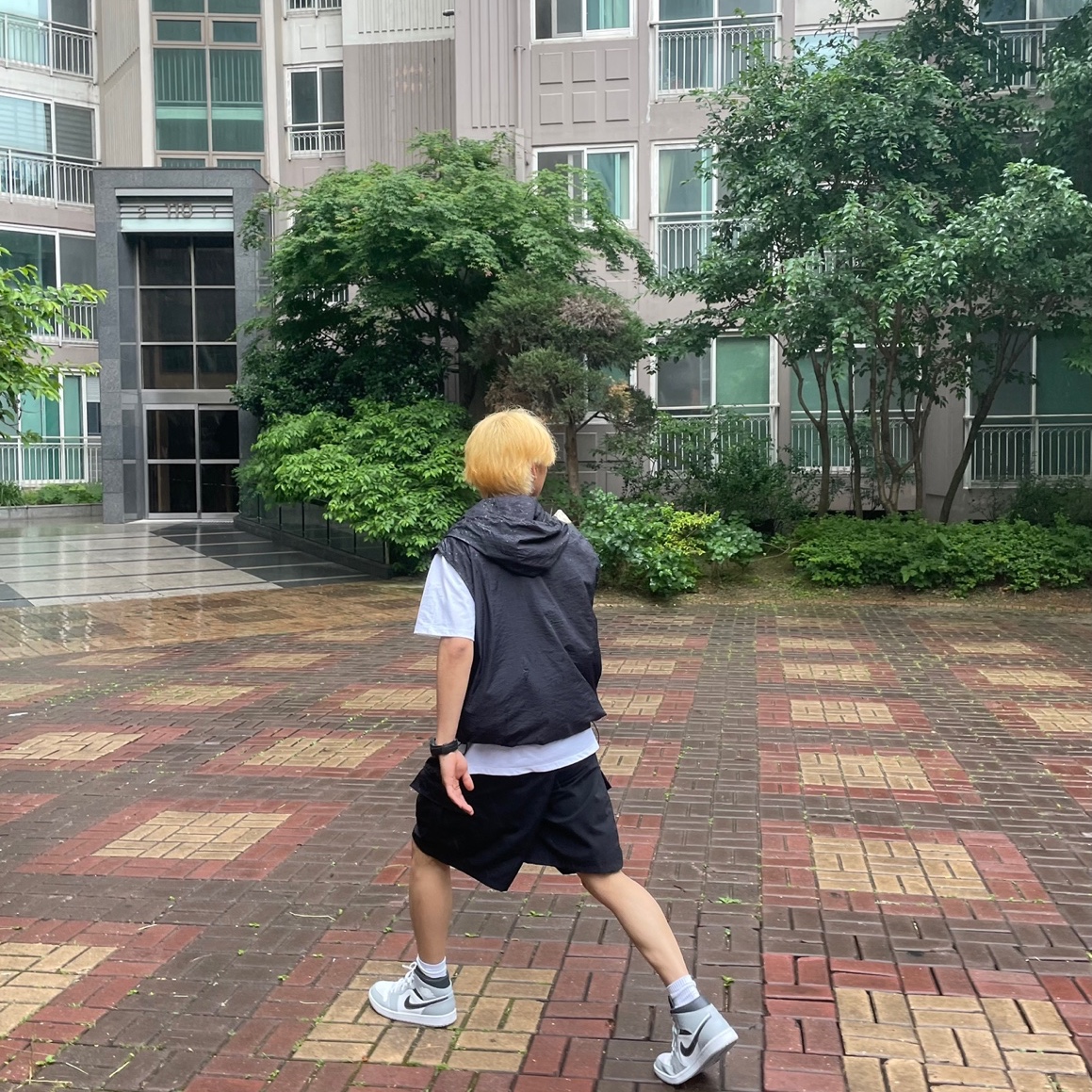 Jordan 1 Mid Light Smoke Grey Anthracite 착용 스타일