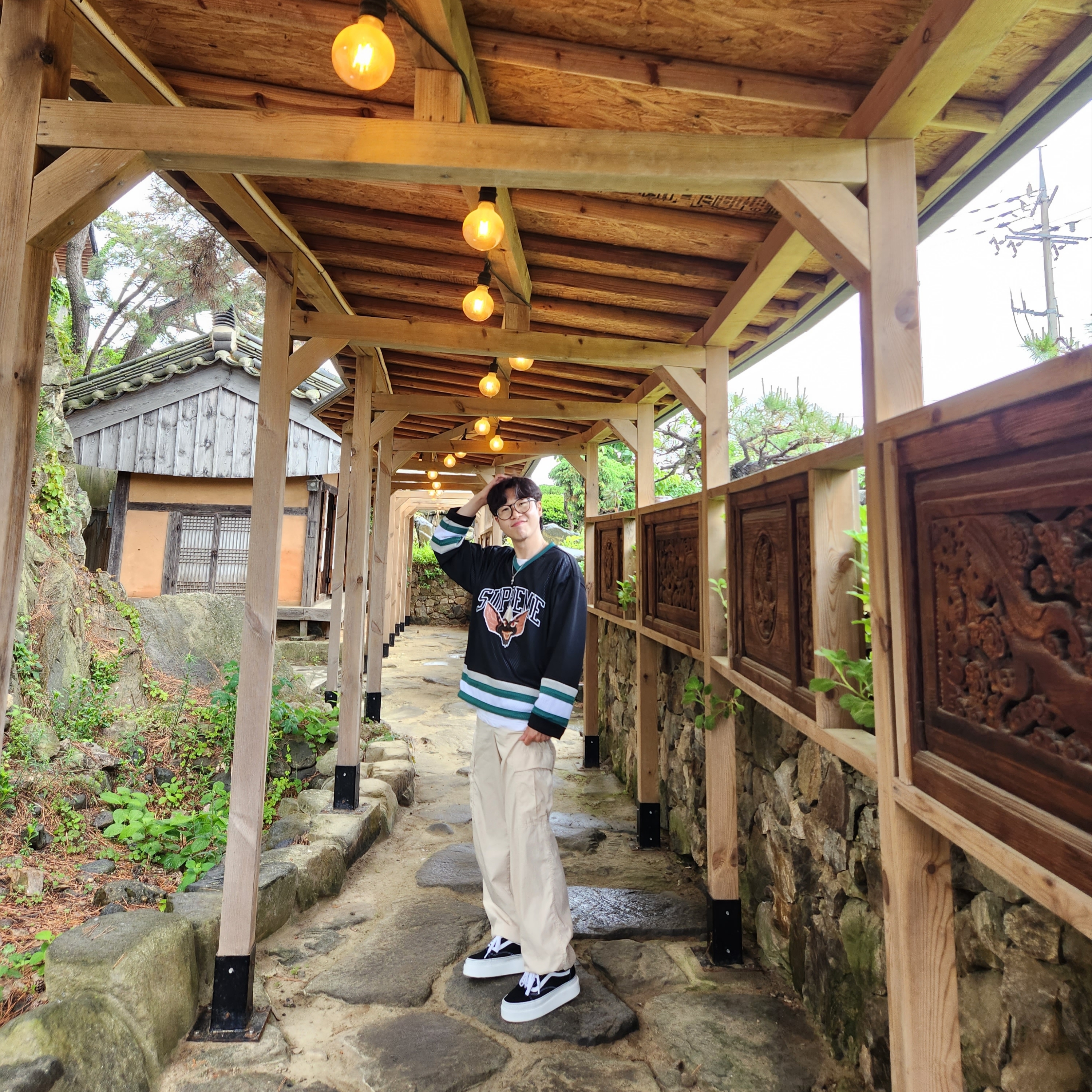 Supreme Gremlins Hockey Jersey Black - 22FW 착용 스타일 - 2