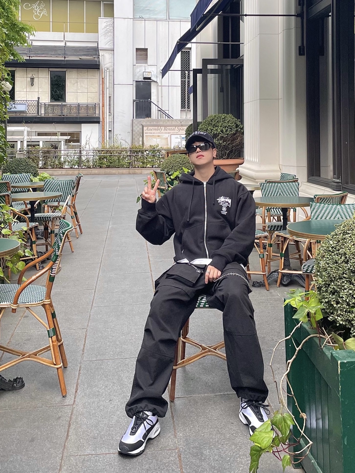 Stussy World Tour Zip Hoodie Black 2023, Project G/R Convertible Tactical Pants Black 착용 스타일 - 3