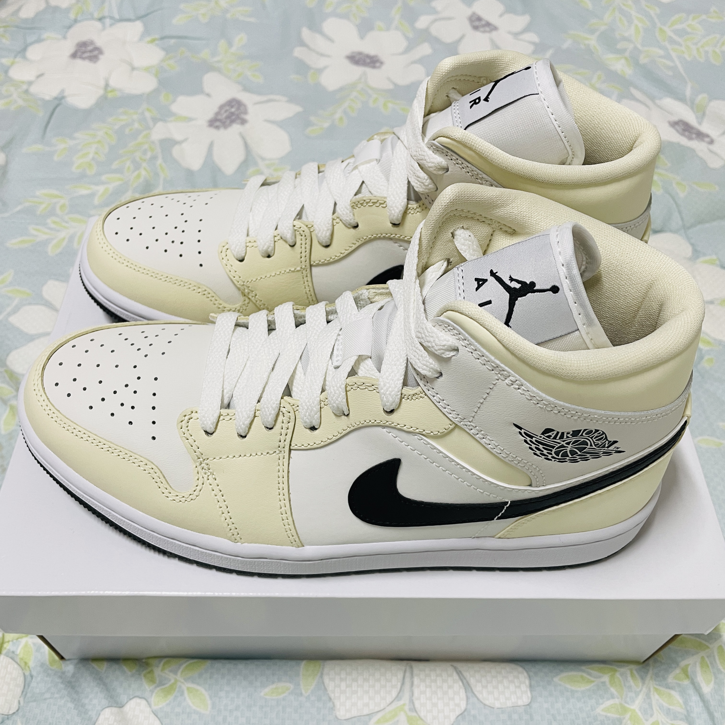 (W) Jordan 1 Mid Coconut Milk 착용 스타일 - 3