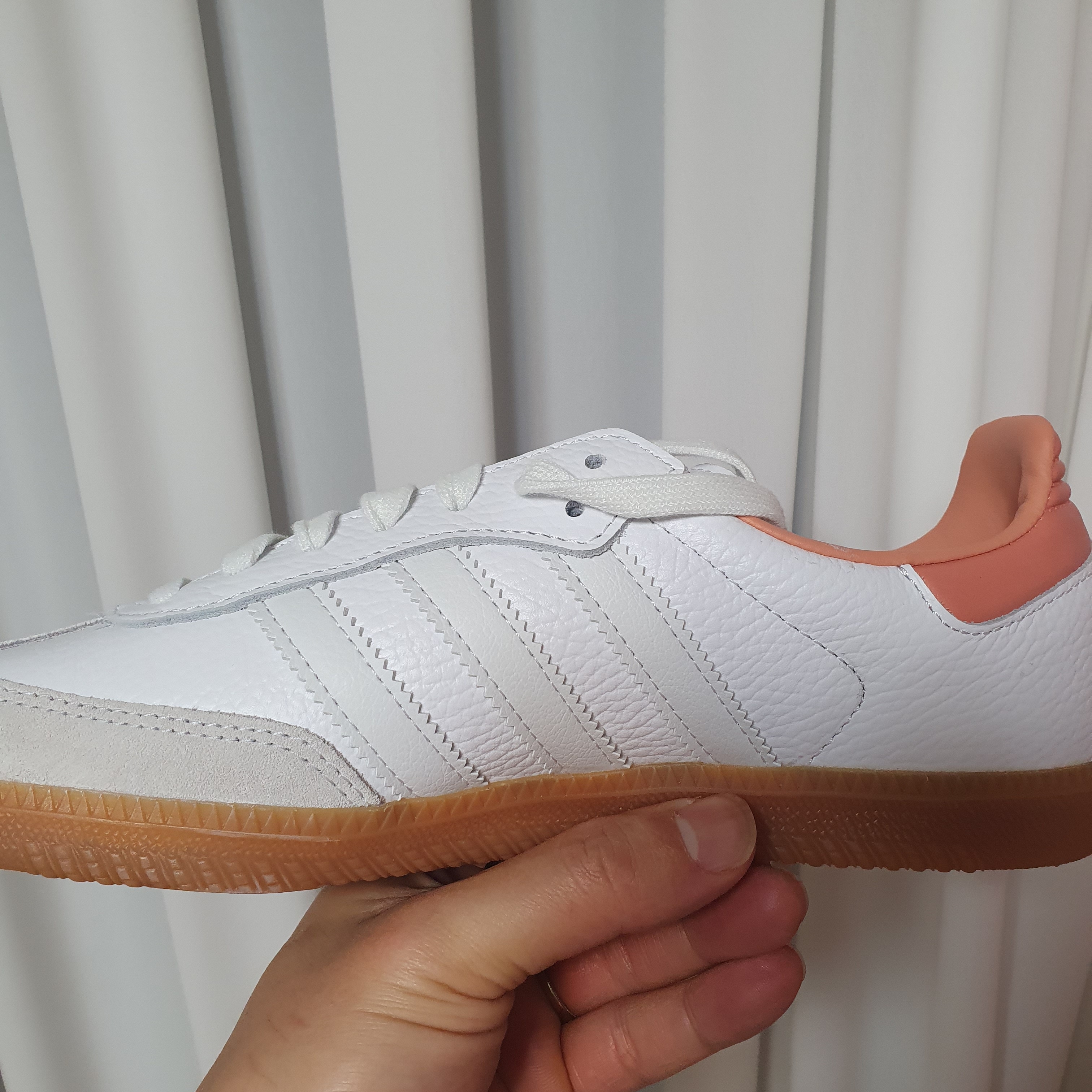 (W) Adidas Samba White Wonder Clay 착용 스타일 - 2