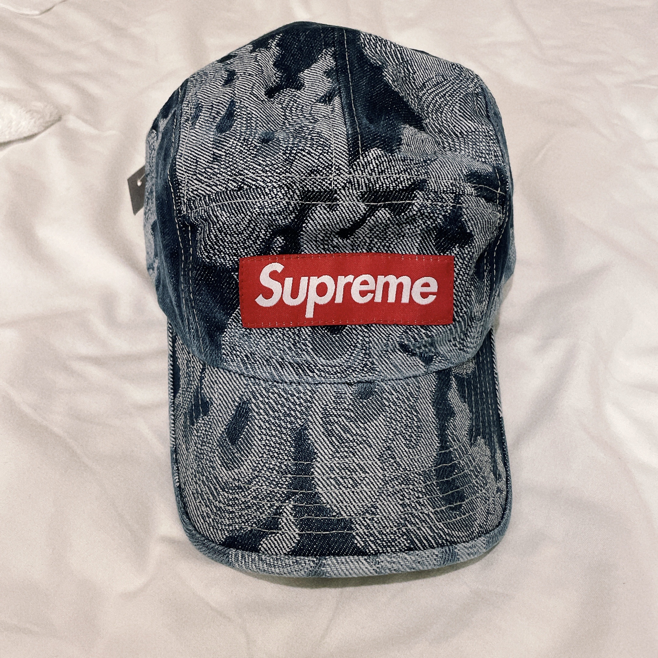 Supreme Flames Jacquard Denim Camp Cap Washed Indigo - 23SS 착용 스타일 - 1